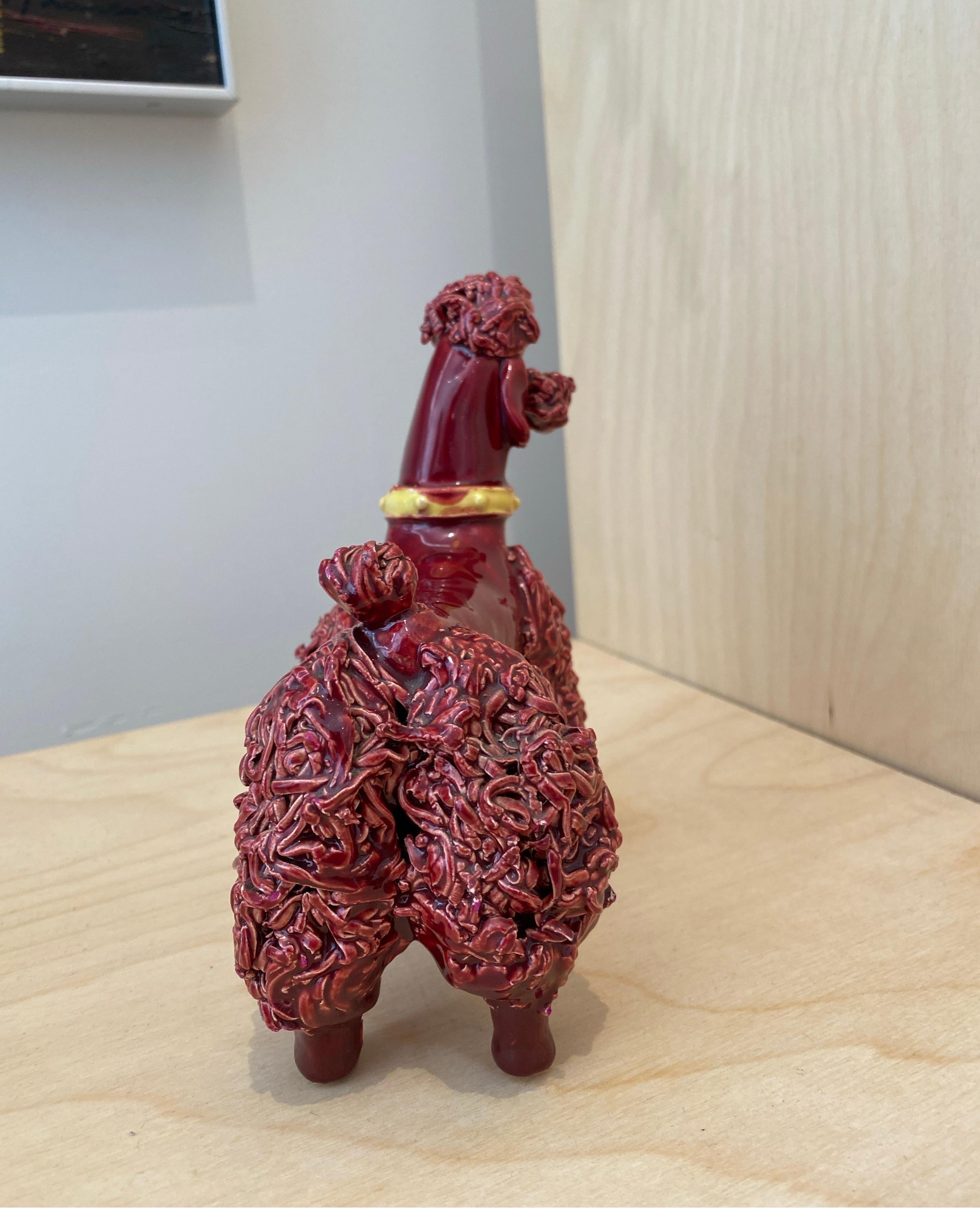 Made in France Spaghetti Poodle Maroon con collare giallo 1950s 1960s In condizioni buone in vendita a Melbourne, AU