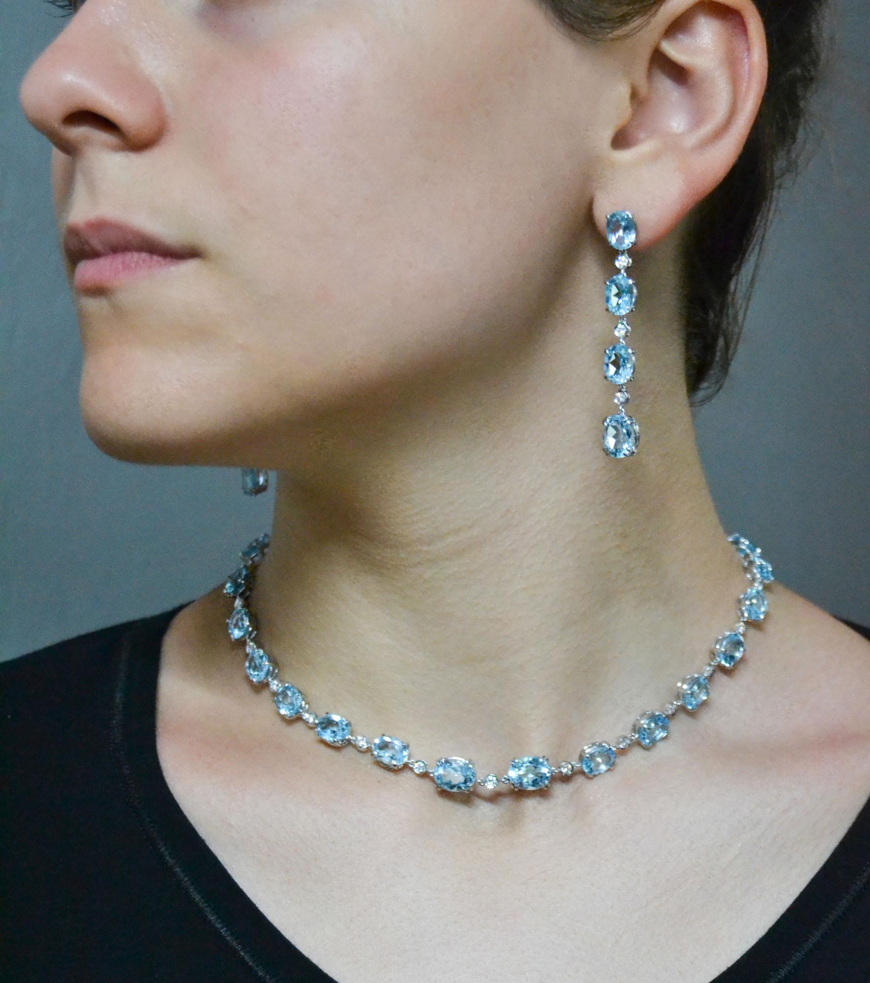 Contemporary Diamond Blue Topaz 18 Karat White Gold Pendant Earrings