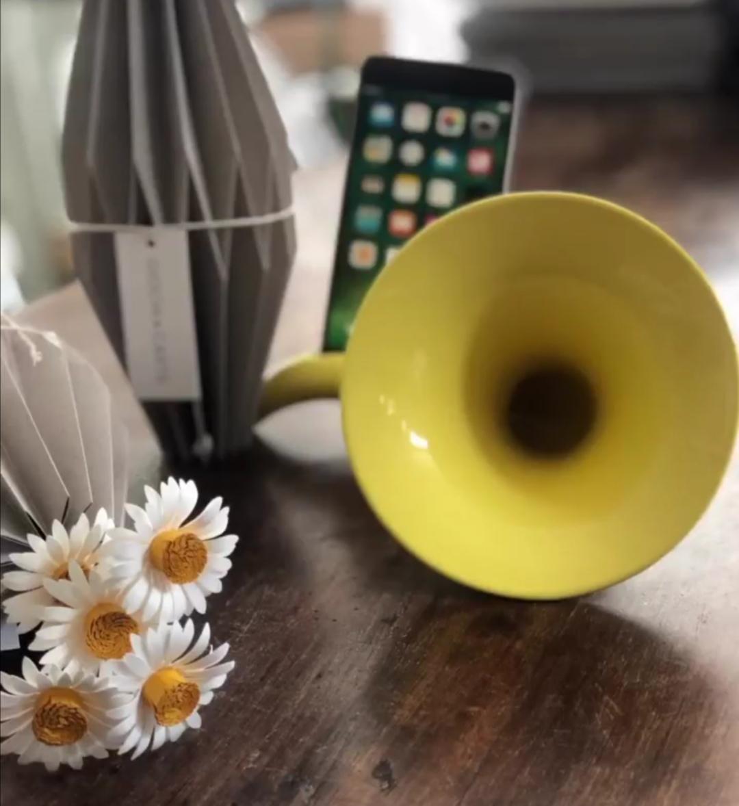 Made in Italy Sound Amplifier, Yellow Ceramics, Customizable Speaker. 2022 For Sale 1