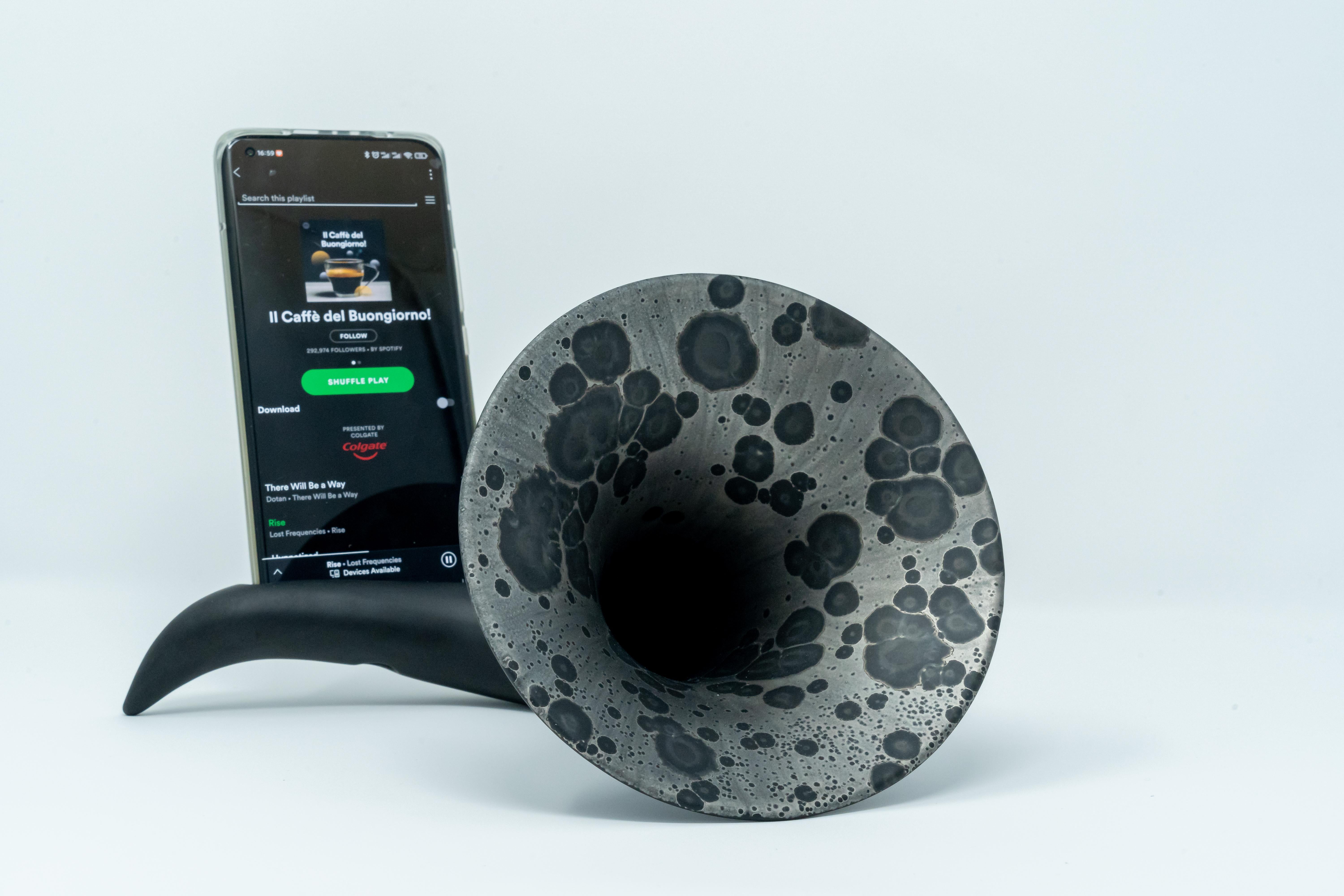 Modern Made in Italy Speaker, Black & Platinum Ceramics, Customizable, 2022 For Sale