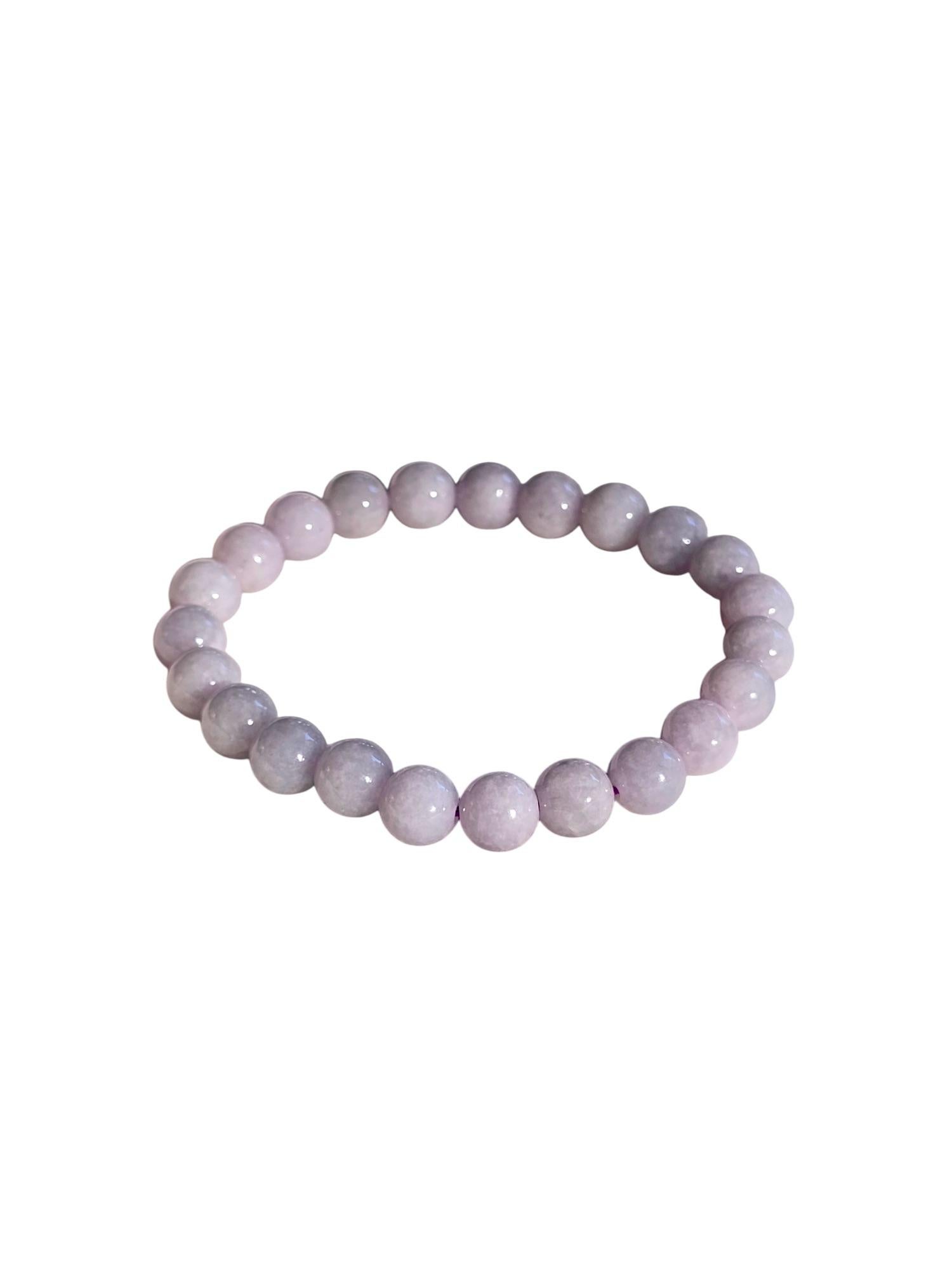 MADE IN JAPAN 8mm Beads Lavender Purple Burmese A-Jade Beaded Bracelet In New Condition For Sale In Kowloon, HK
