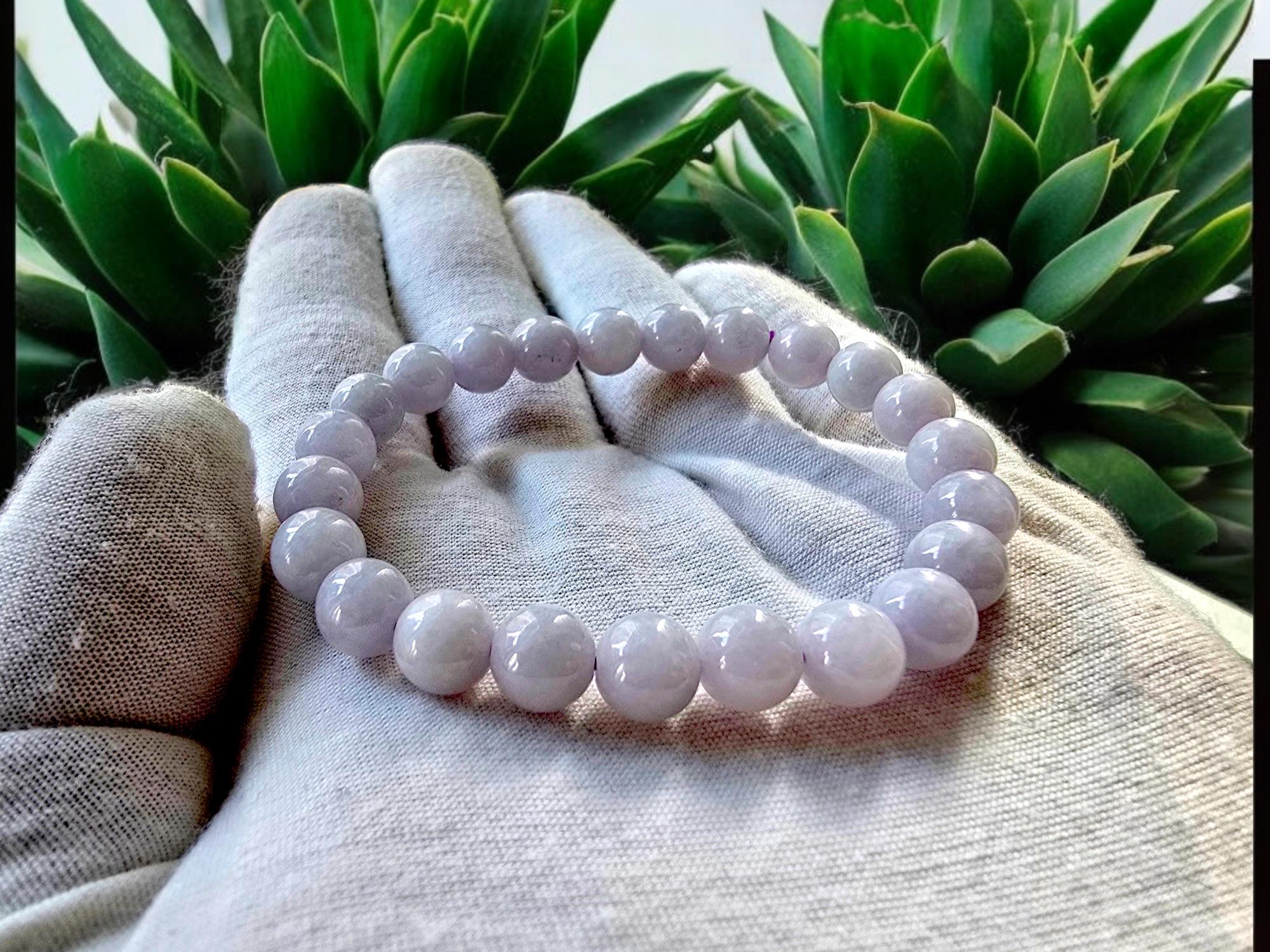 MADE IN JAPAN 8mm Beads Lavender Purple Burmese A-Jade Beaded Bracelet For Sale 2