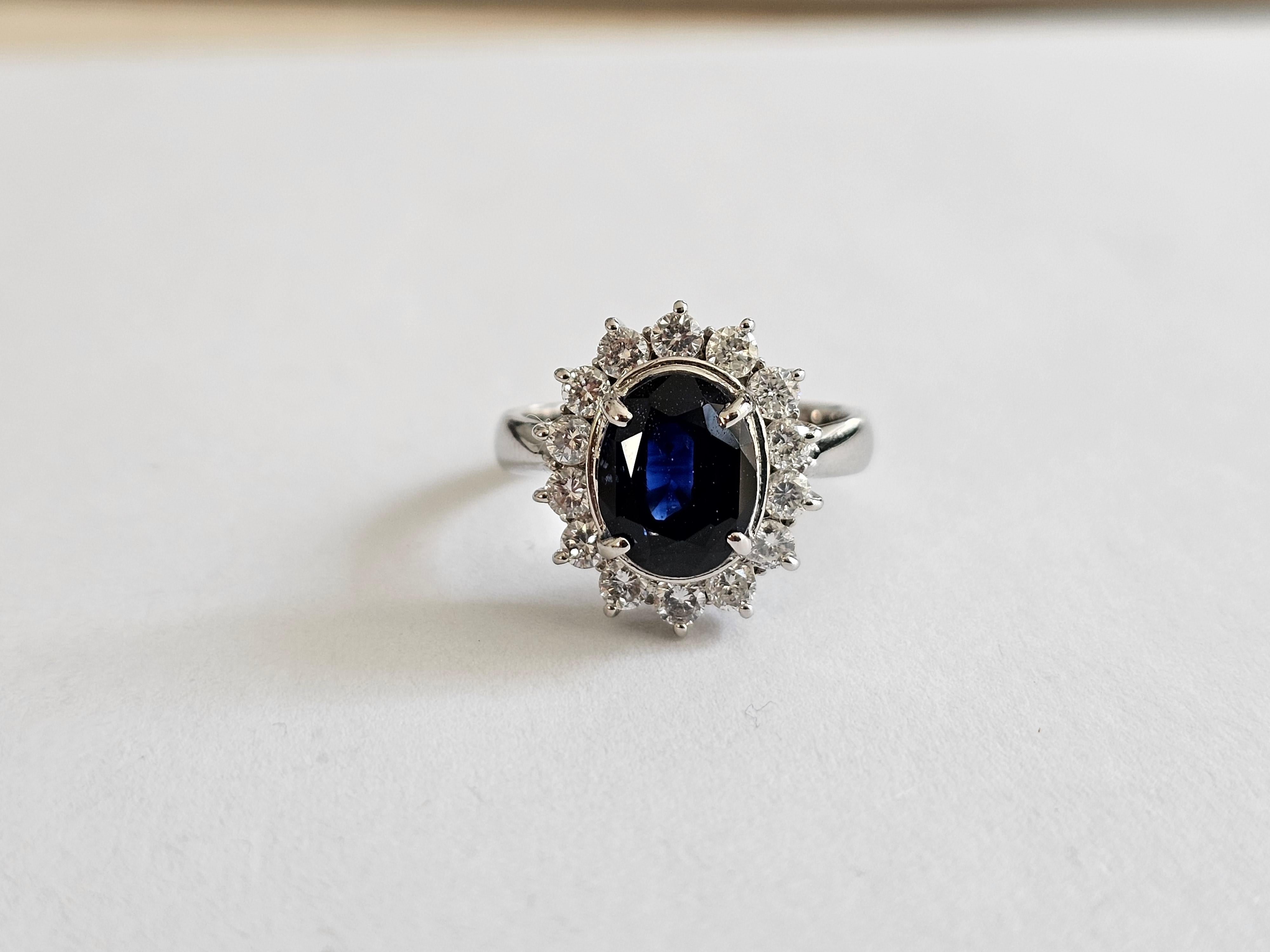 Made in Japan- Ceylon Blue Sapphire Ring with Platinum 900 and White VS Diamonds For Sale 9
