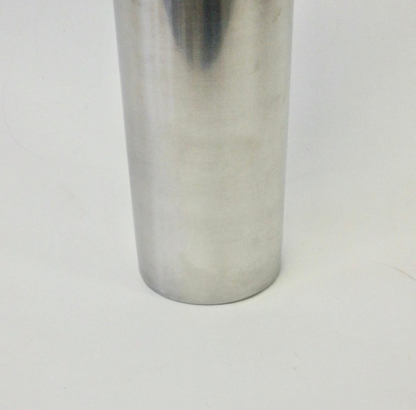 Nicely designed stainless steel cocktail shaker. Marked Gene stainless Sweden.