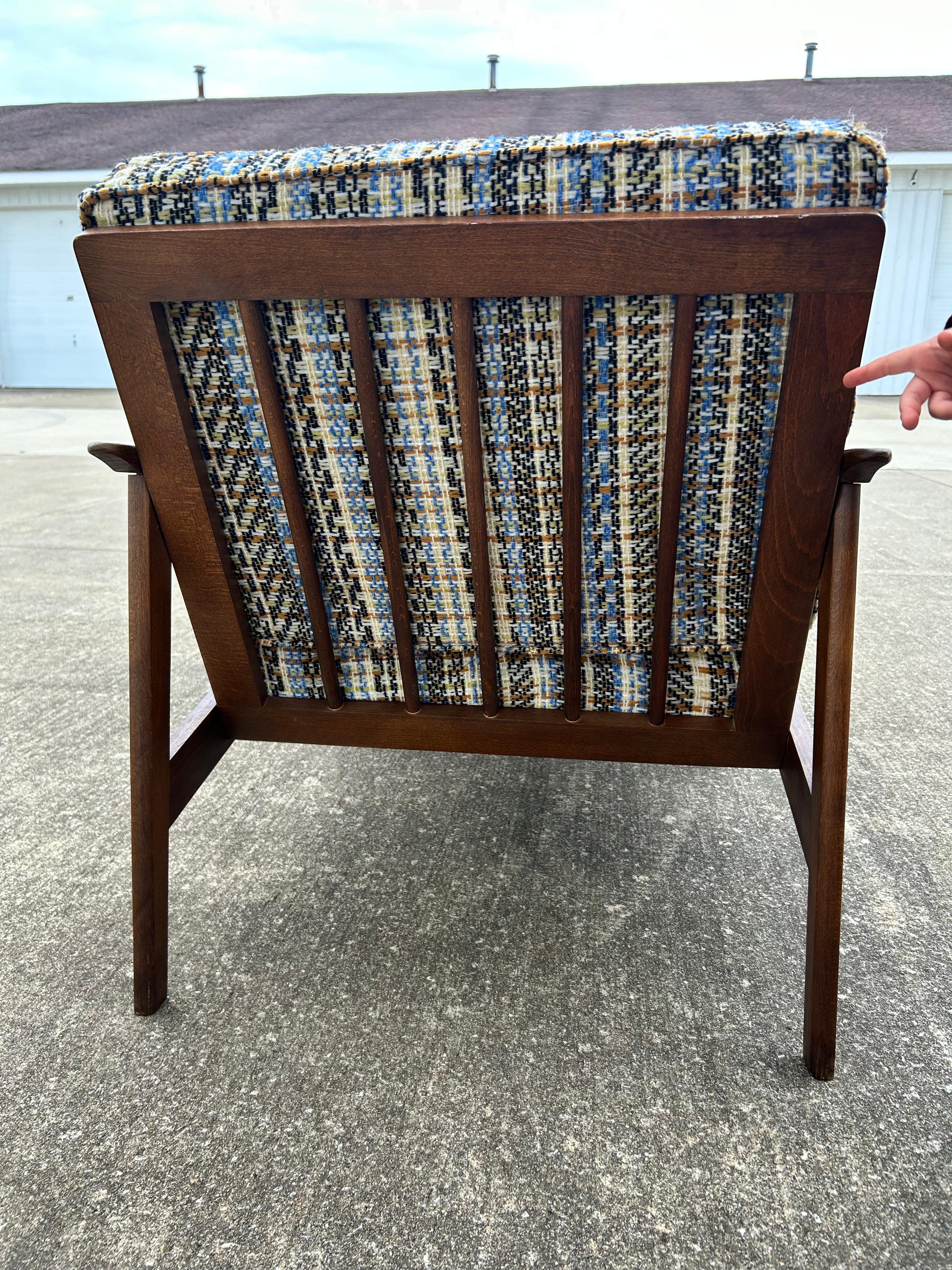 Made in Yugoslavia Loungesessel und Ottomane im Angebot 2