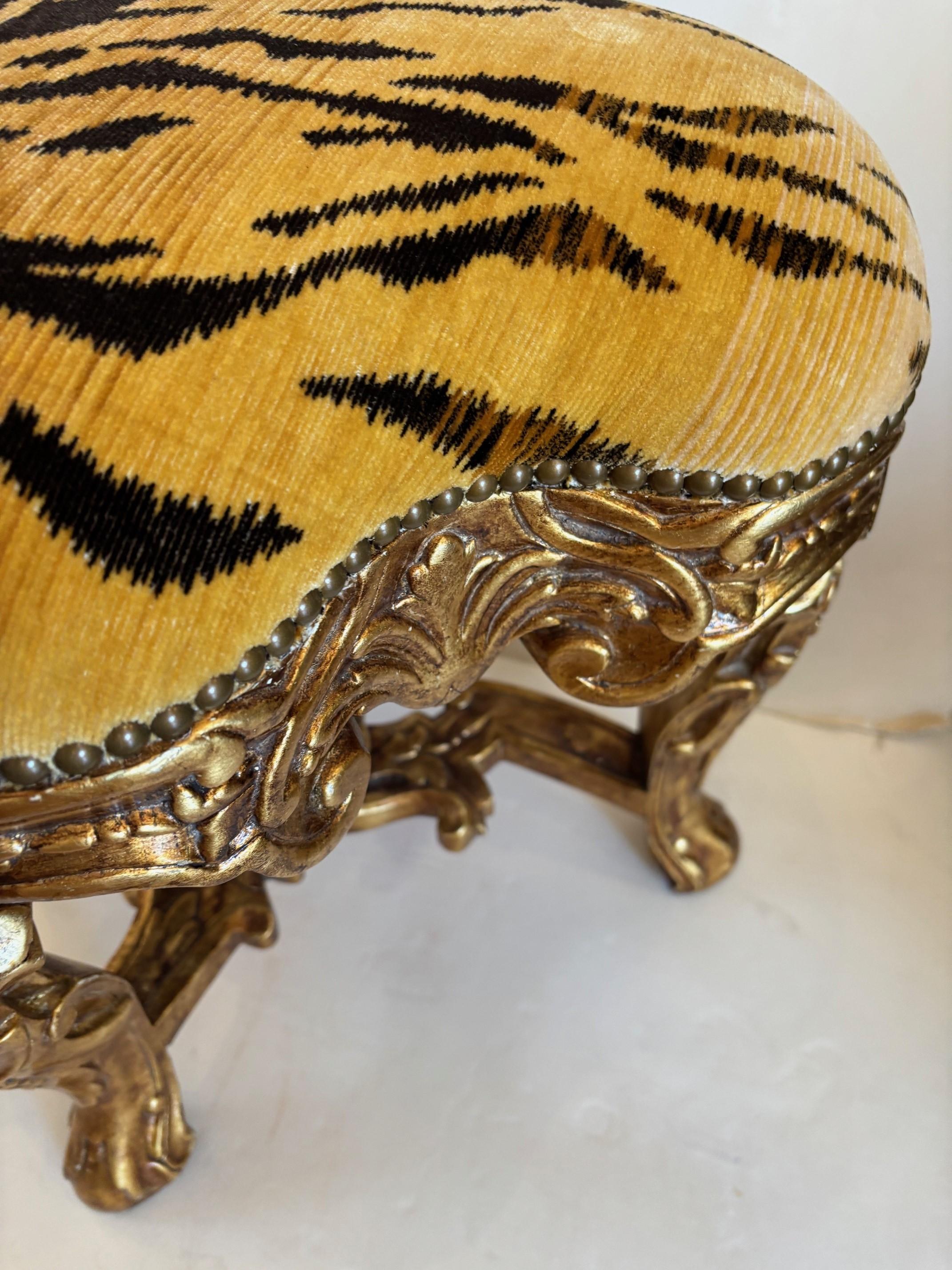 Made to Oder Hand Carved and Handcrafted Italian Rococo Stool w/ Nail Head Trim In New Condition For Sale In Los Angeles, CA