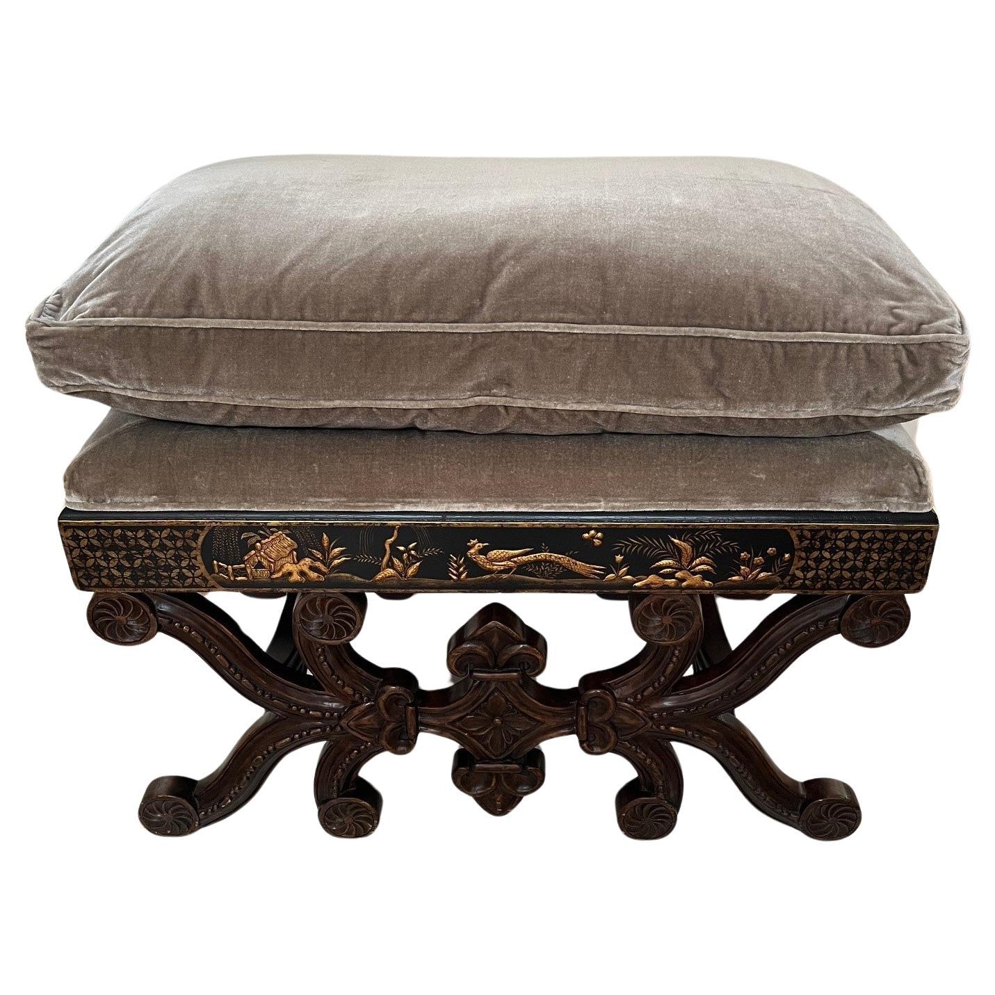 Tabouret Chinoiserie 20-26 sur commande avec détails Chinoiserie surélevés en or 23 carats en vente