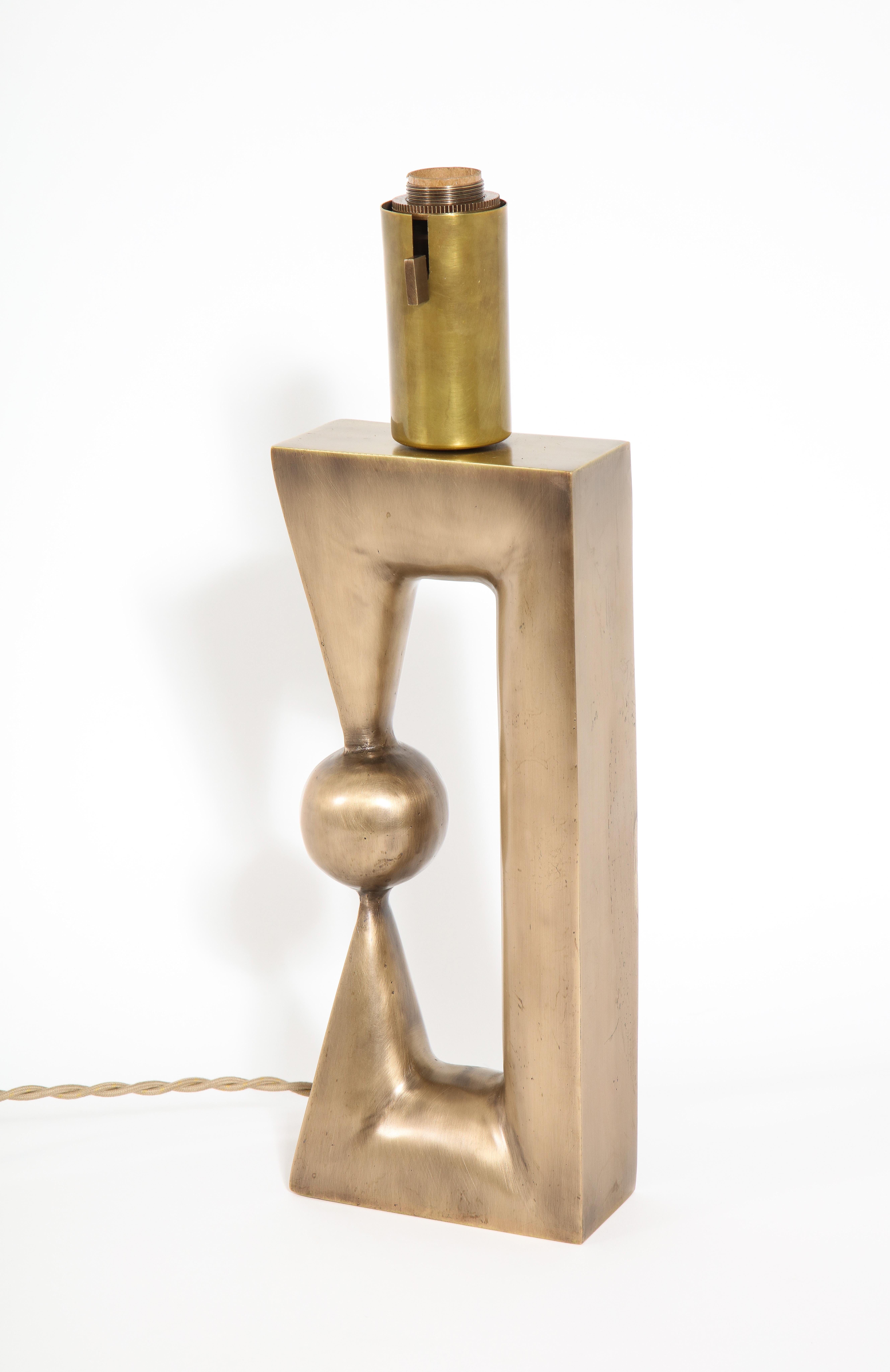 Moulage Lampe de table en bronze fabriquée sur commande, USA 2021 en vente