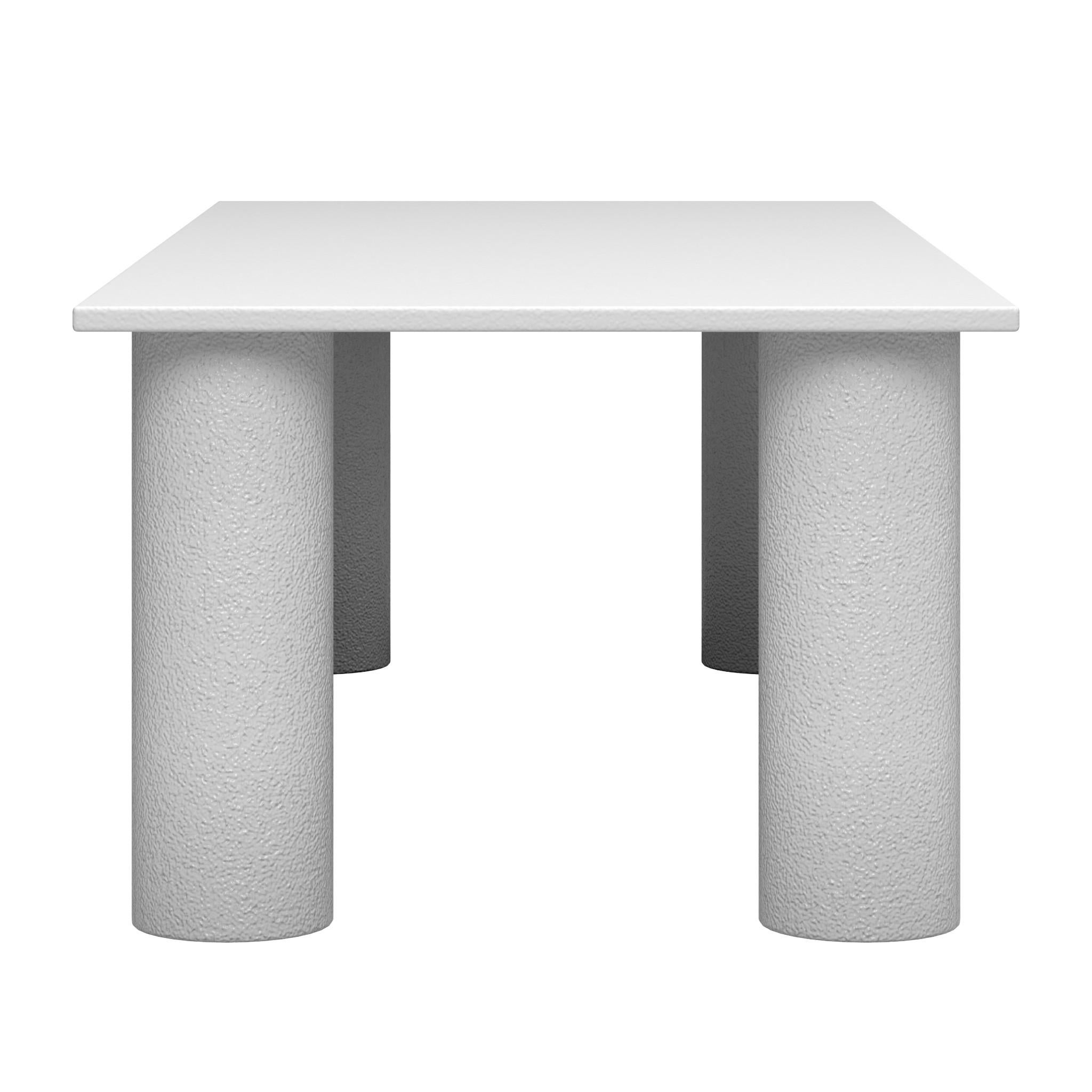 Moderne Table de salle à manger d'extérieur brutaliste sur commande, finition vieillie en vente