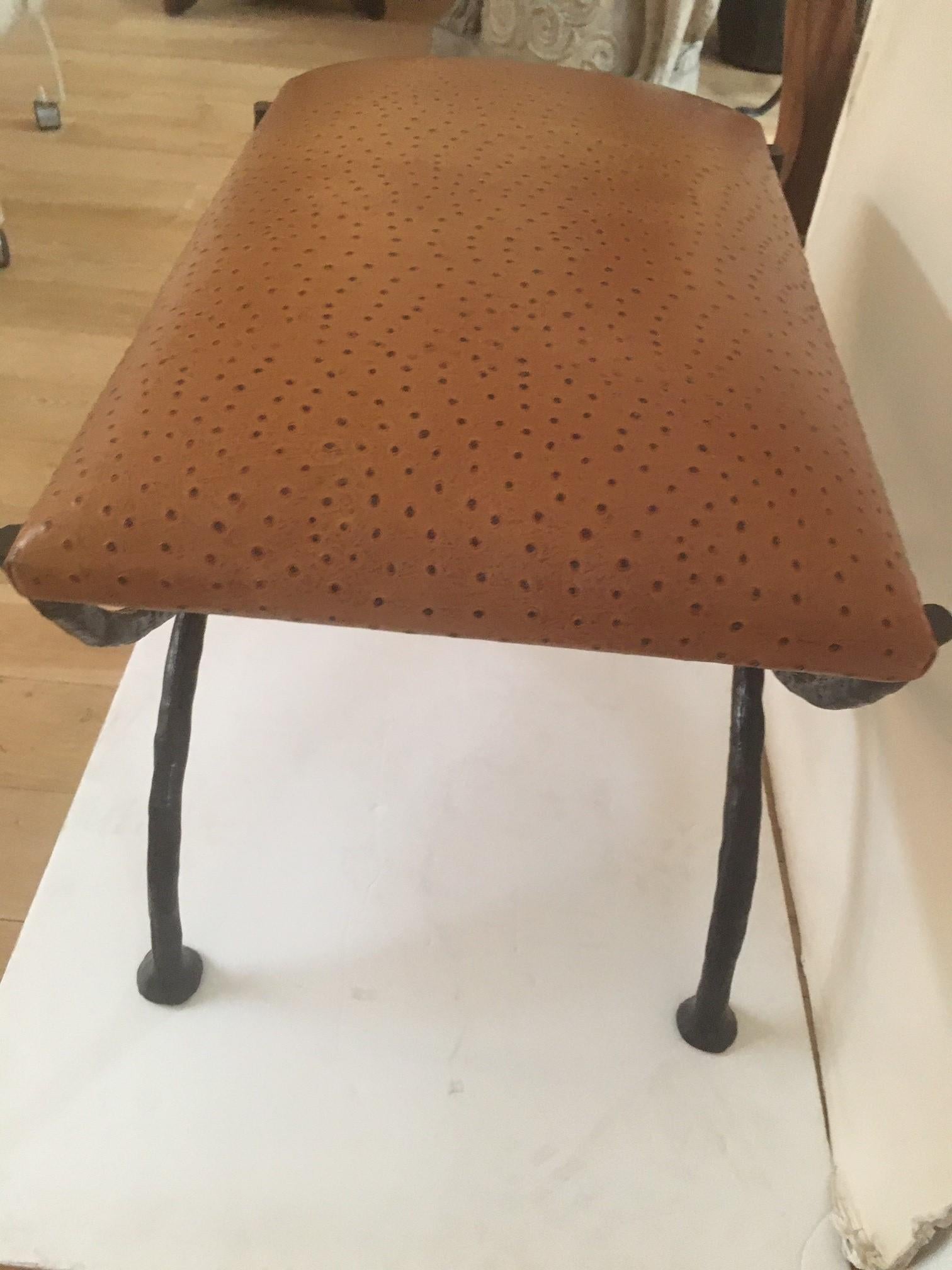Giacometti-Sitzbank mit geschnitztem, geschmiedetem Eisengestell auf Bestellung im Zustand „Neu“ im Angebot in Los Angeles, CA
