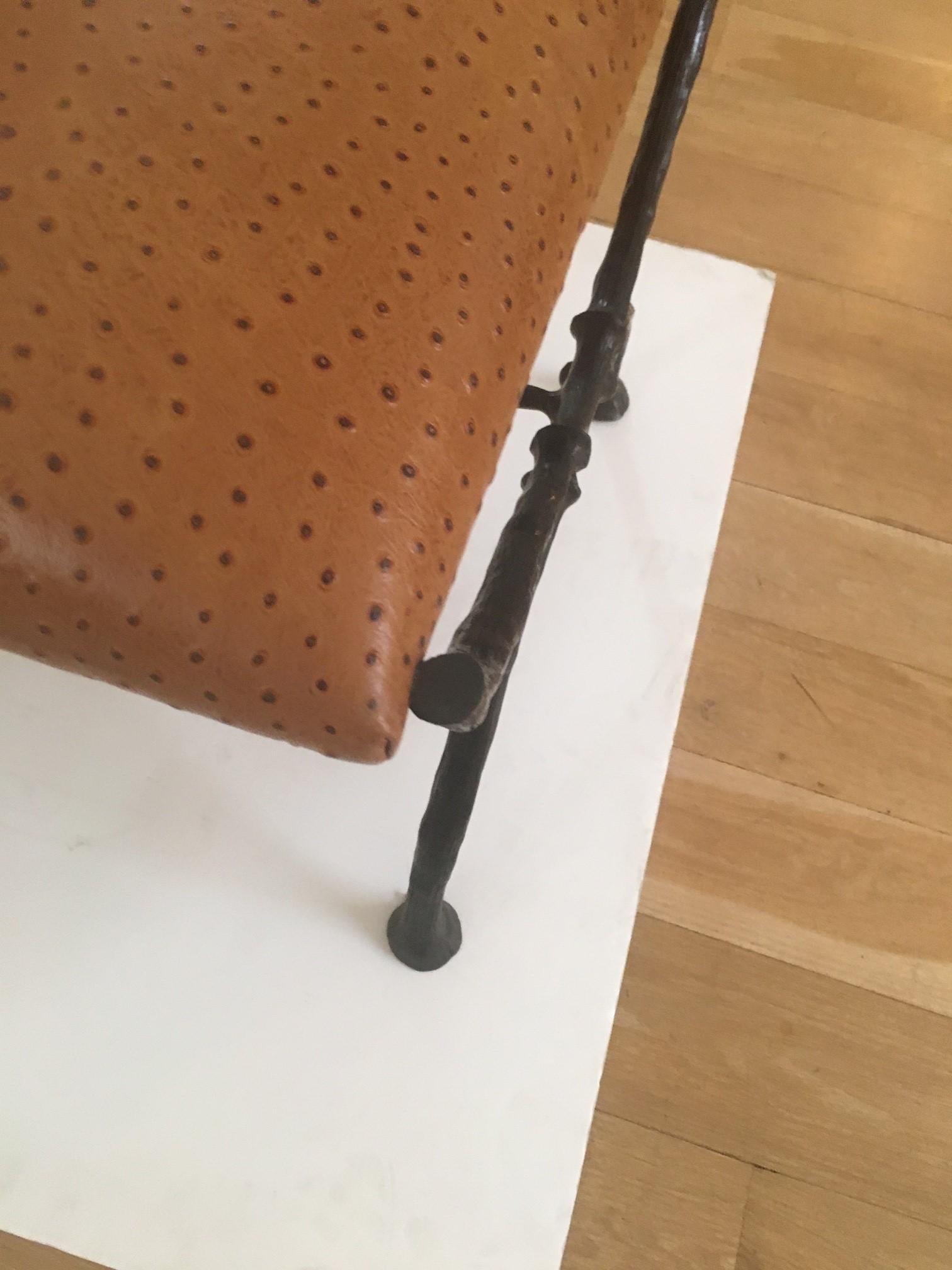 Giacometti-Sitzbank mit geschnitztem, geschmiedetem Eisengestell auf Bestellung im Angebot 1
