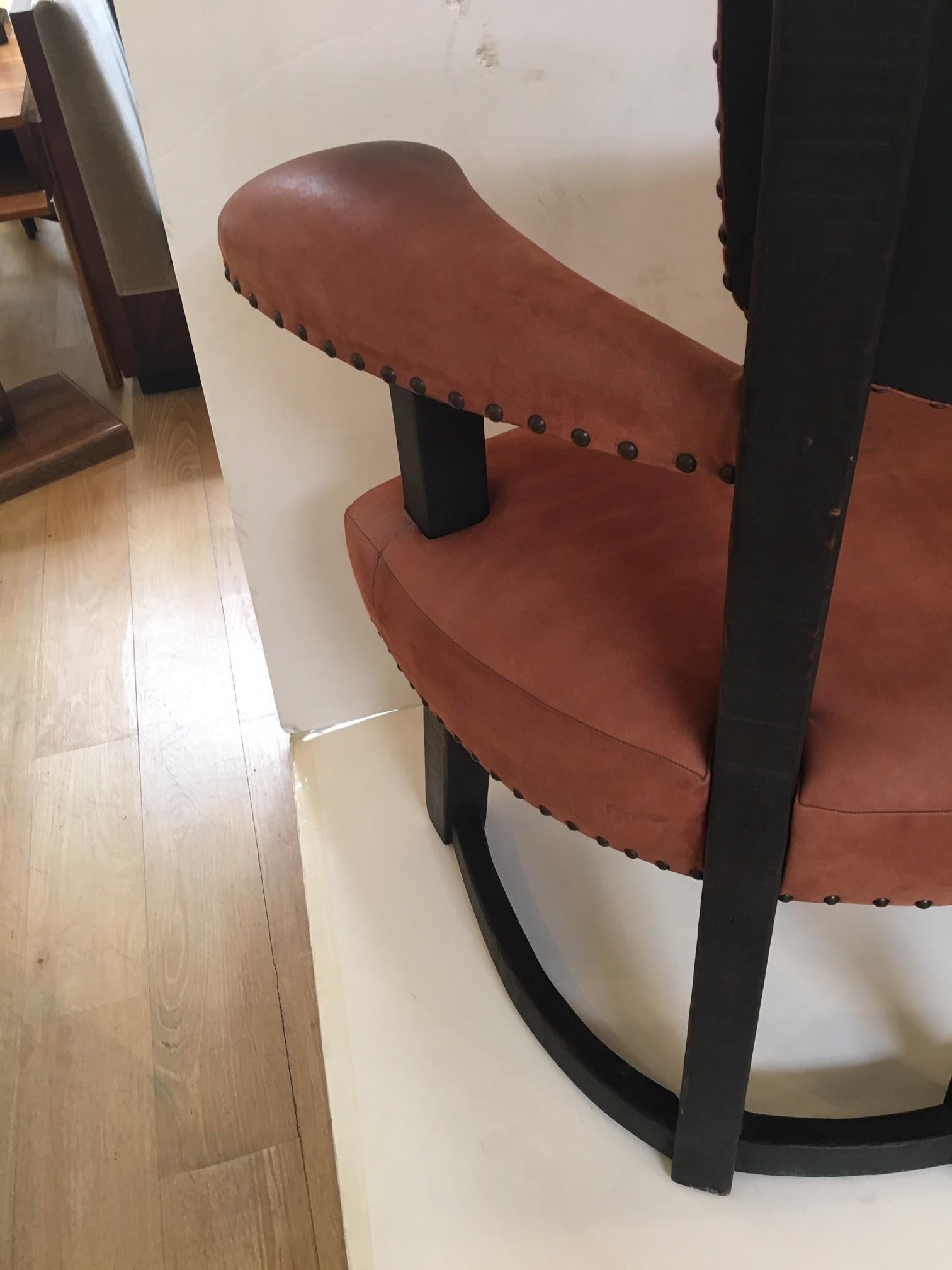 Sedia da pittore francese su ordinazione rivestita in pelle color salmone chiaro in vendita 7