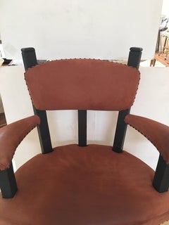 Chaise de peintre française fabriquée sur commande, recouverte de cuir couleur saumon clair