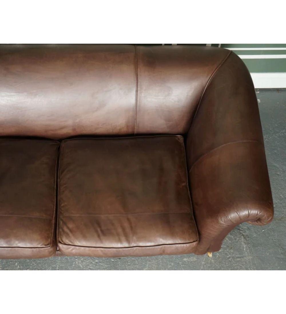 20ième siècle Fait sur commande, grand canapé 2 à 3 places en cuir marron Heritage  en vente