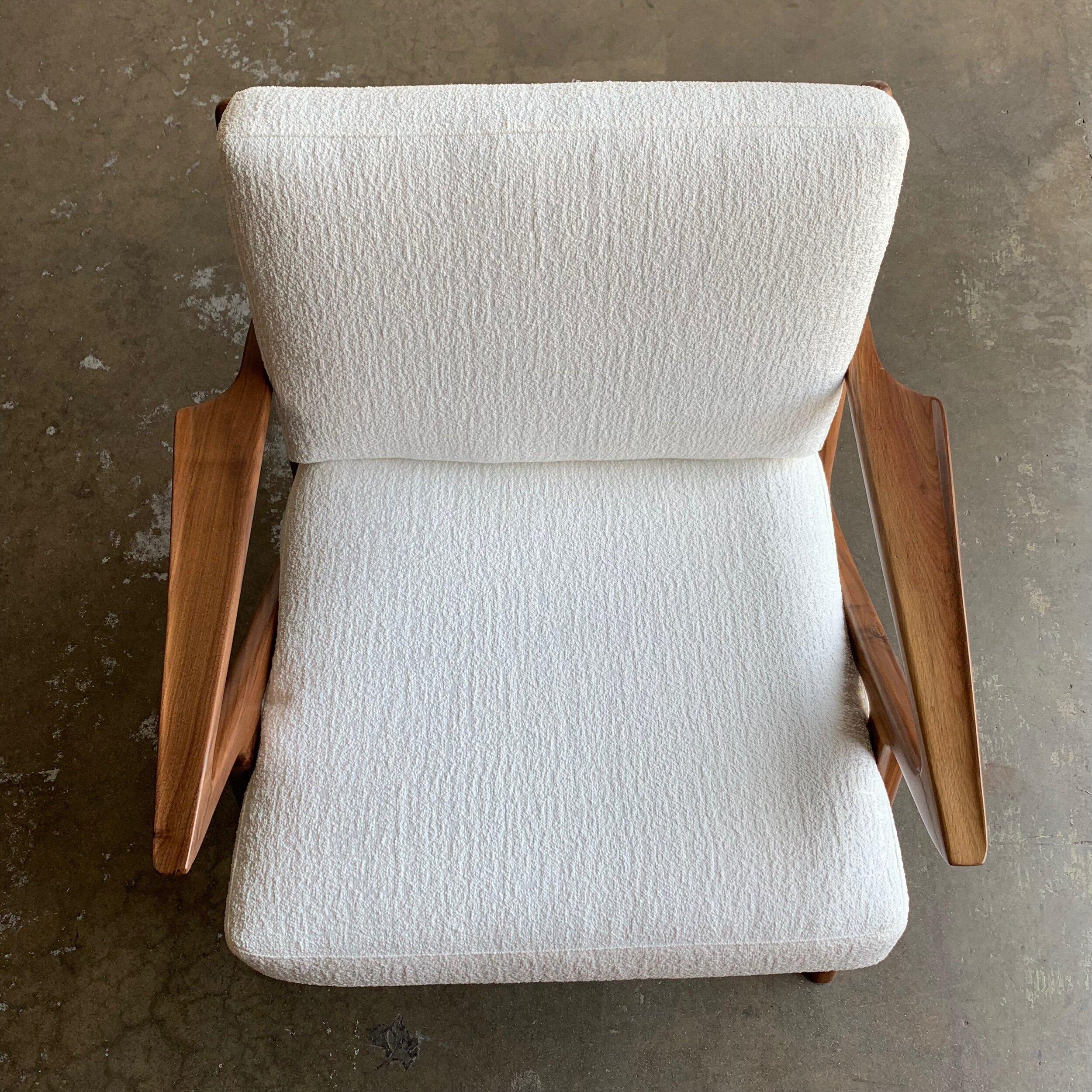 Mid Century Z Chair in Nussbaum auf Bestellung gefertigt (Walnuss) im Angebot