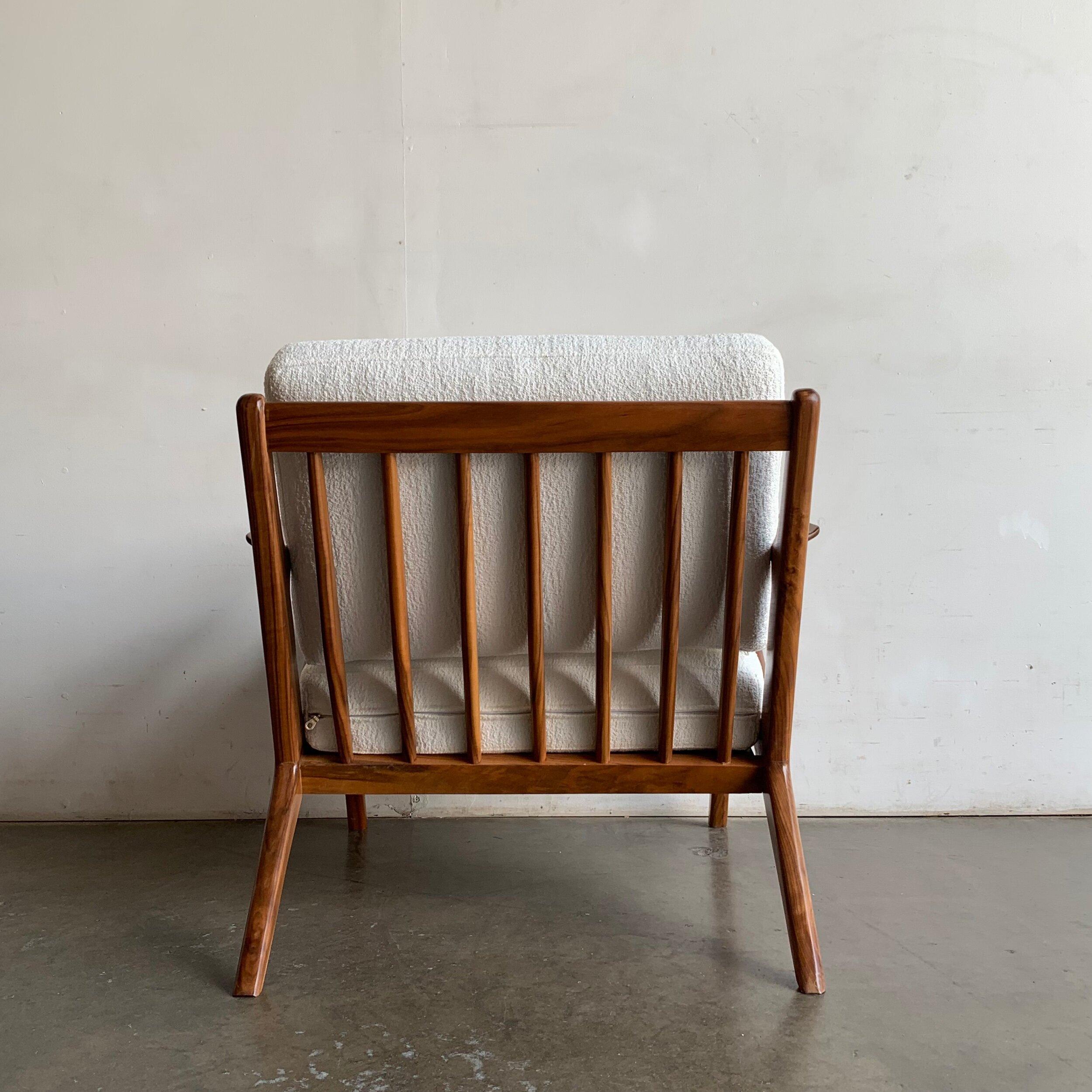 Mid Century Z Chair in Nussbaum auf Bestellung gefertigt im Angebot 3