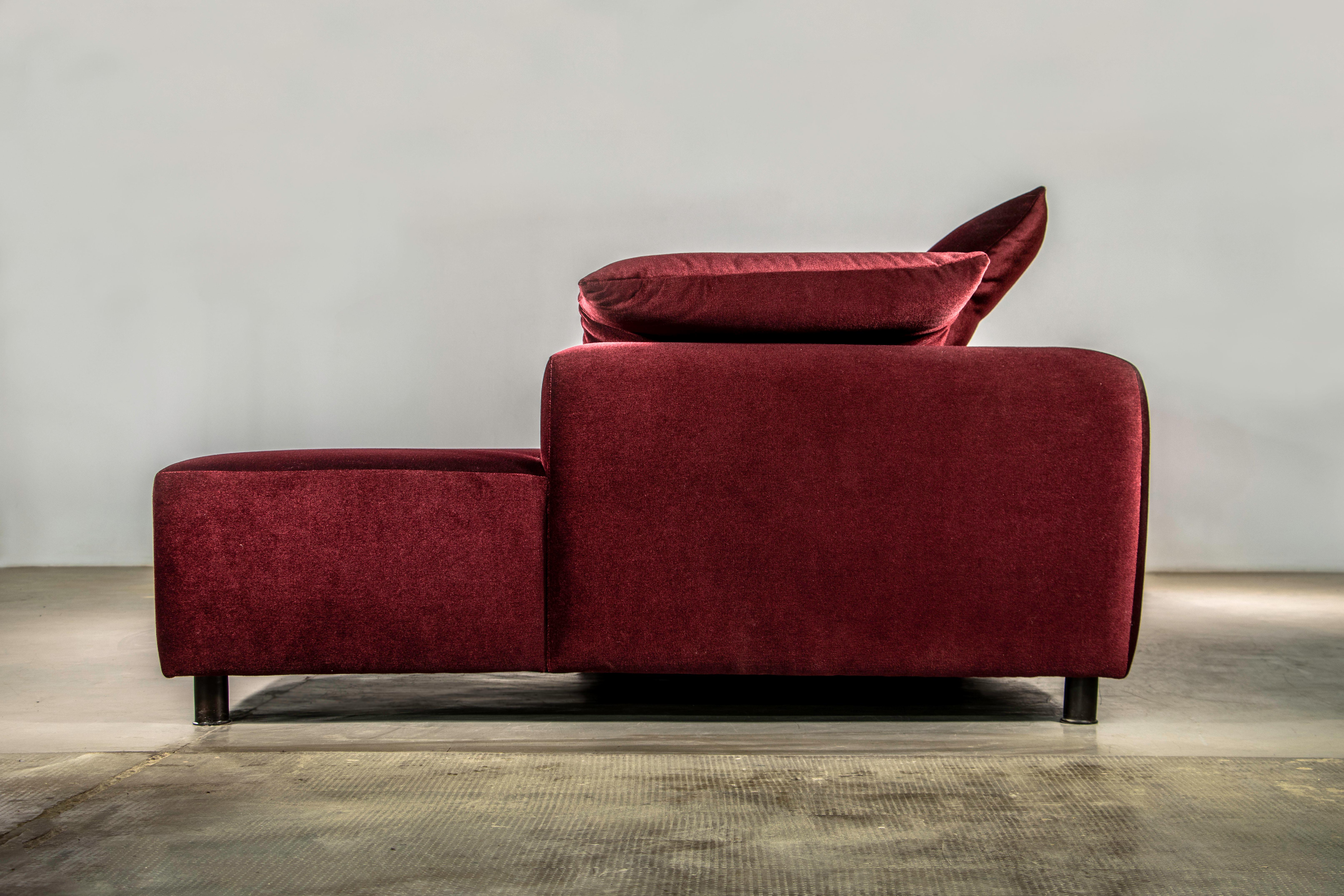 Argentin Canapé sectionnel moderne et personnalisable sur commande en COM par Costantini, Sofia en vente