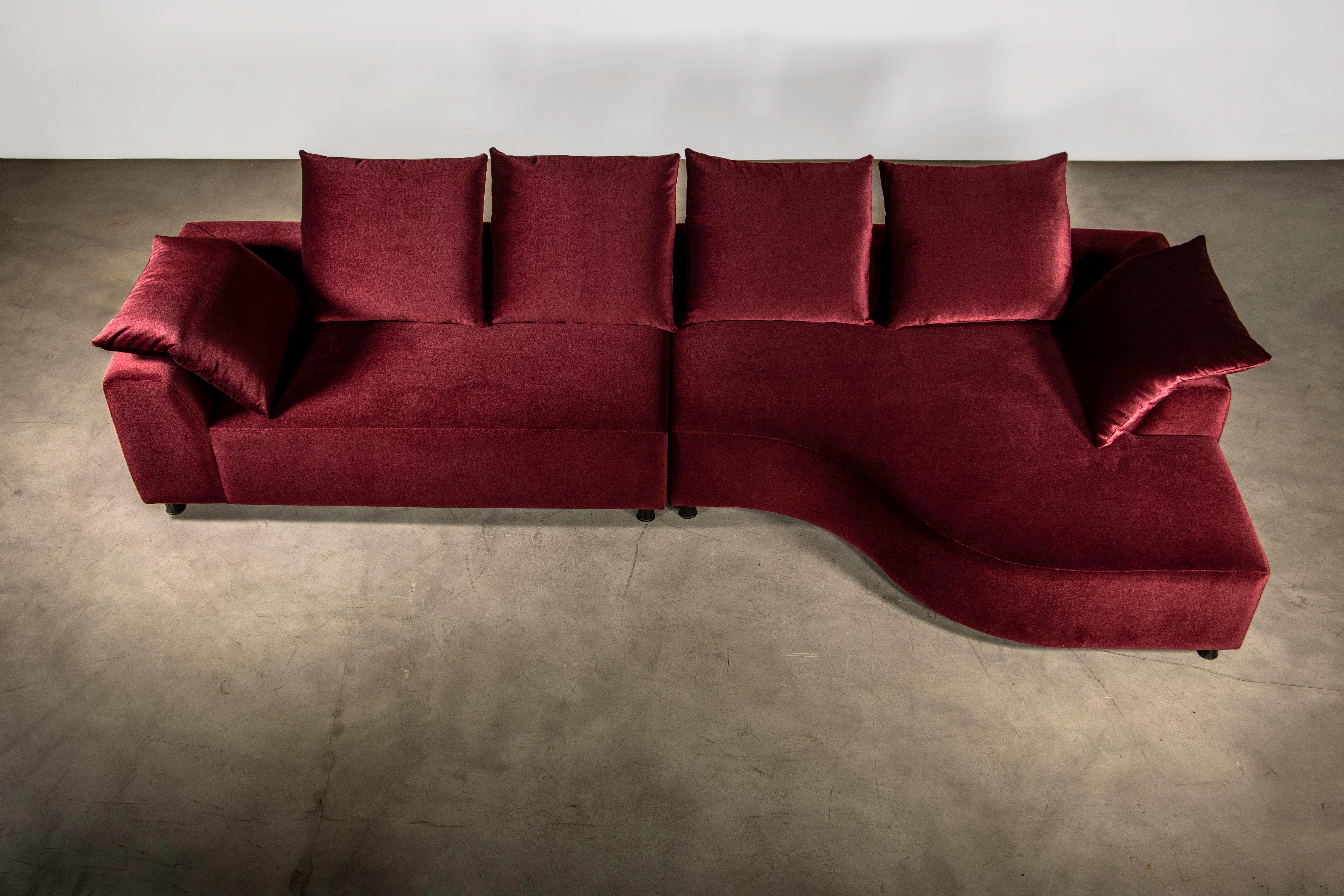 Canapé sectionnel moderne et personnalisable sur commande en COM par Costantini, Sofia Neuf - En vente à New York, NY