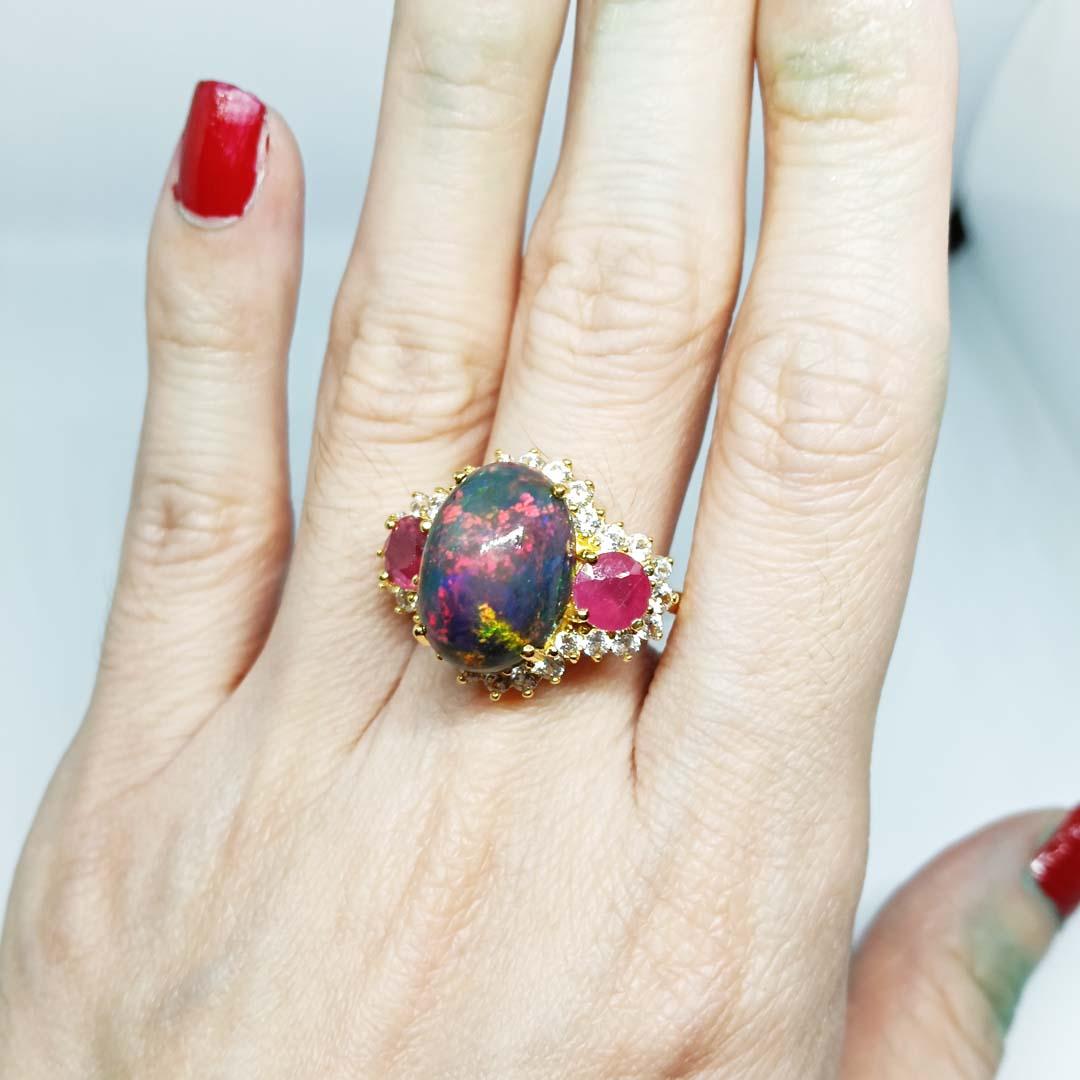 Fabricado por encargo (Oro macizo de 10 quilates).Anillo de Ópalo negro con Rubí. Oro macizo de 10 quilates en venta 3