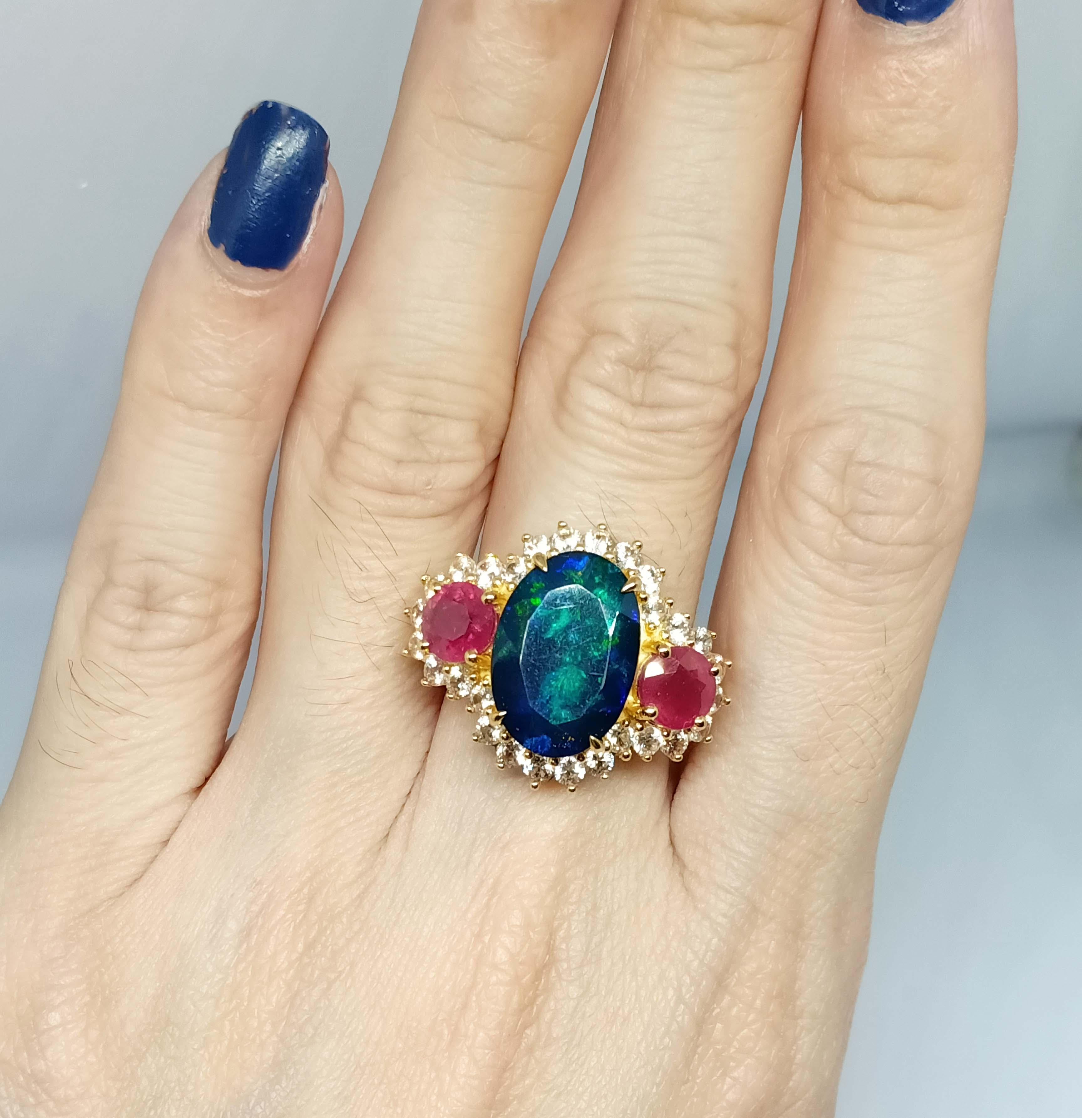 Hecho a medida(Oro macizo 10K) Anillo de ópalo negro con rubí. Oro macizo de 10 quilates en venta 2