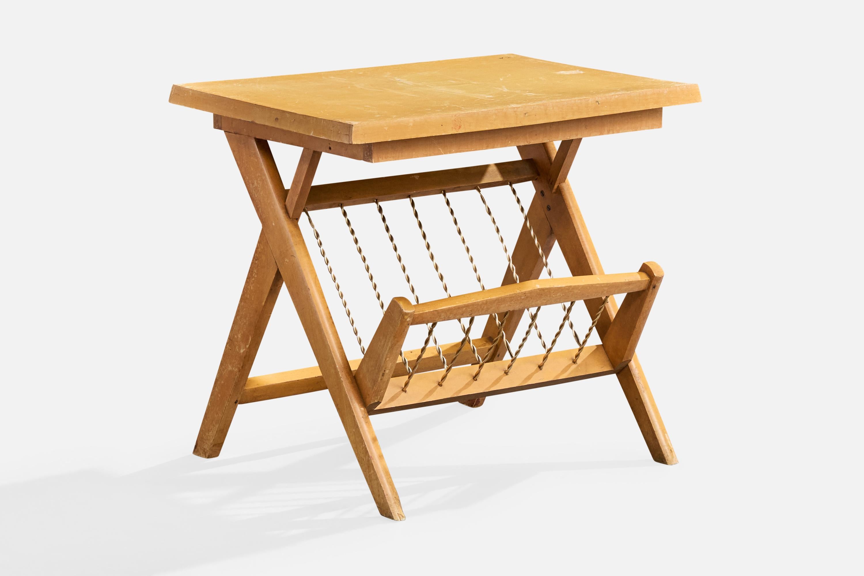 A wood and metal wire side table with magazine holder produced by Madebel LTDA, Brazil, c. 1950s.

Overall Dimensions (inches): 20.5