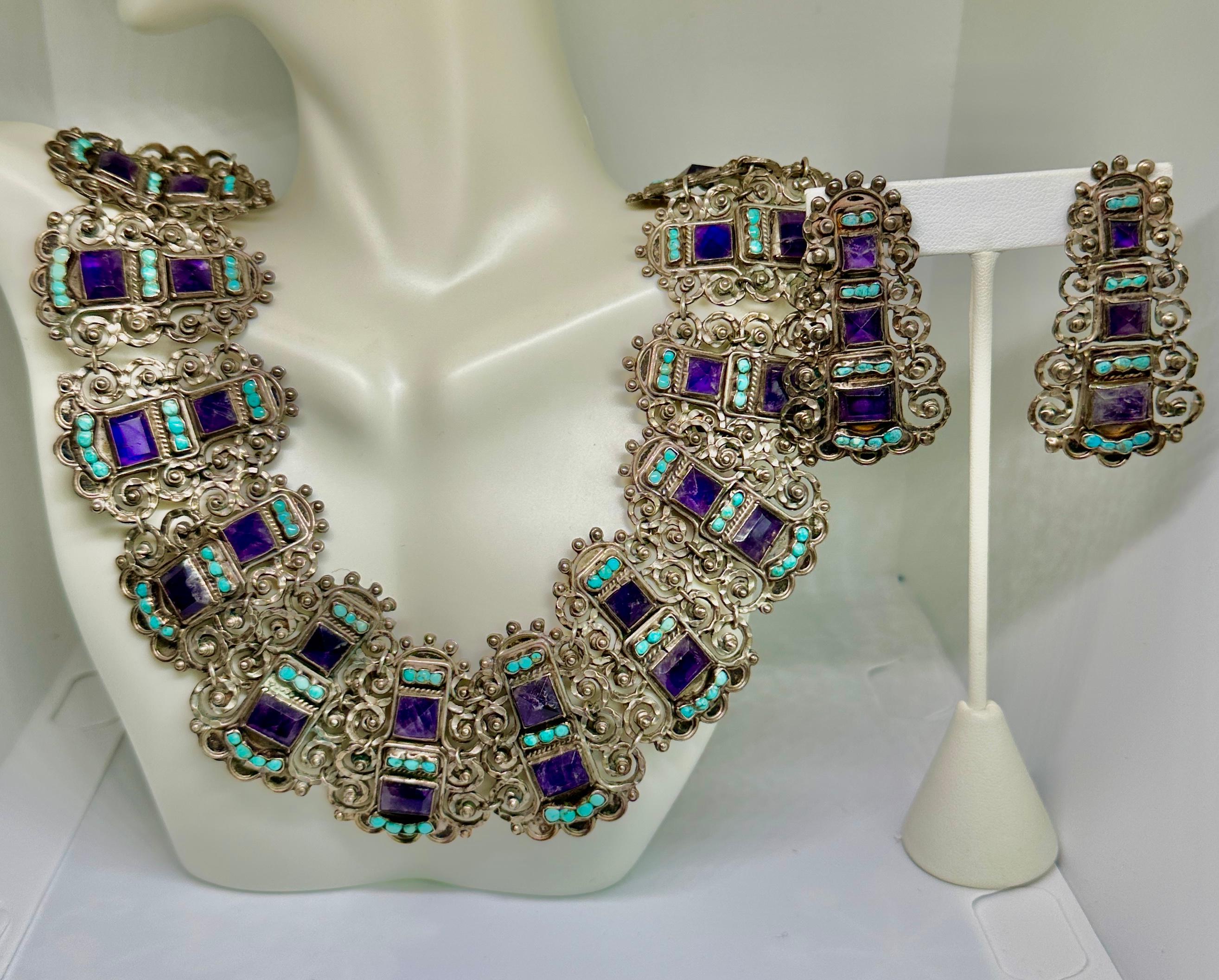 Taille carrée Boucles d'oreilles MATL Matilde Poulat pour Madeleine Albright en vente