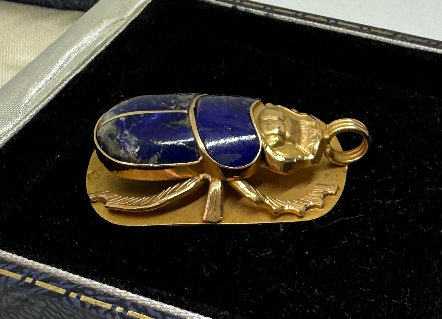 Madeleine Albright's Scarab Pendant Necklace 18 Karat Gold Lapis With Book For Sale 2