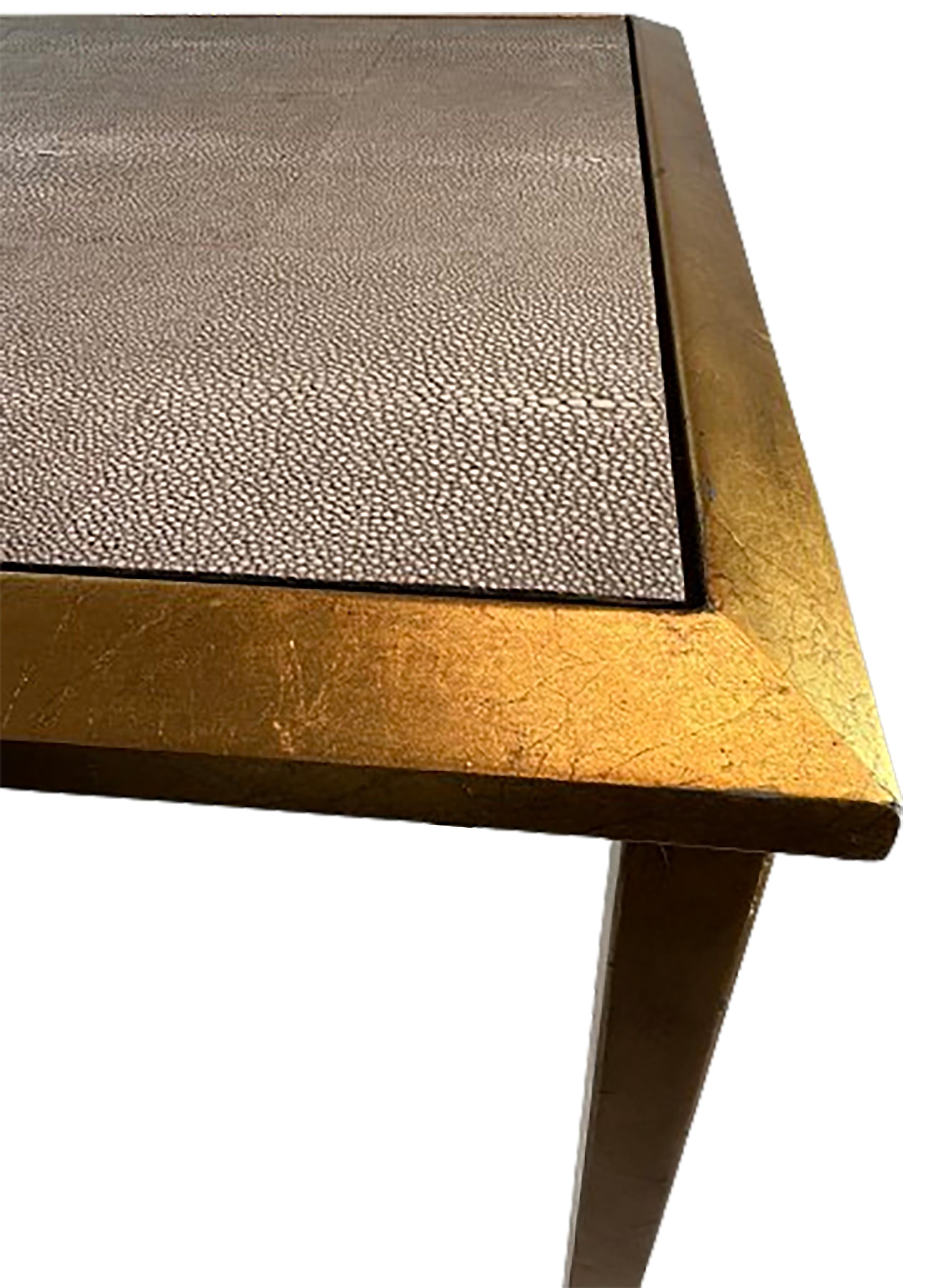 Vietnamien Table d'appoint rectangulaire dorée Madeleine Faux Shagreen en vente
