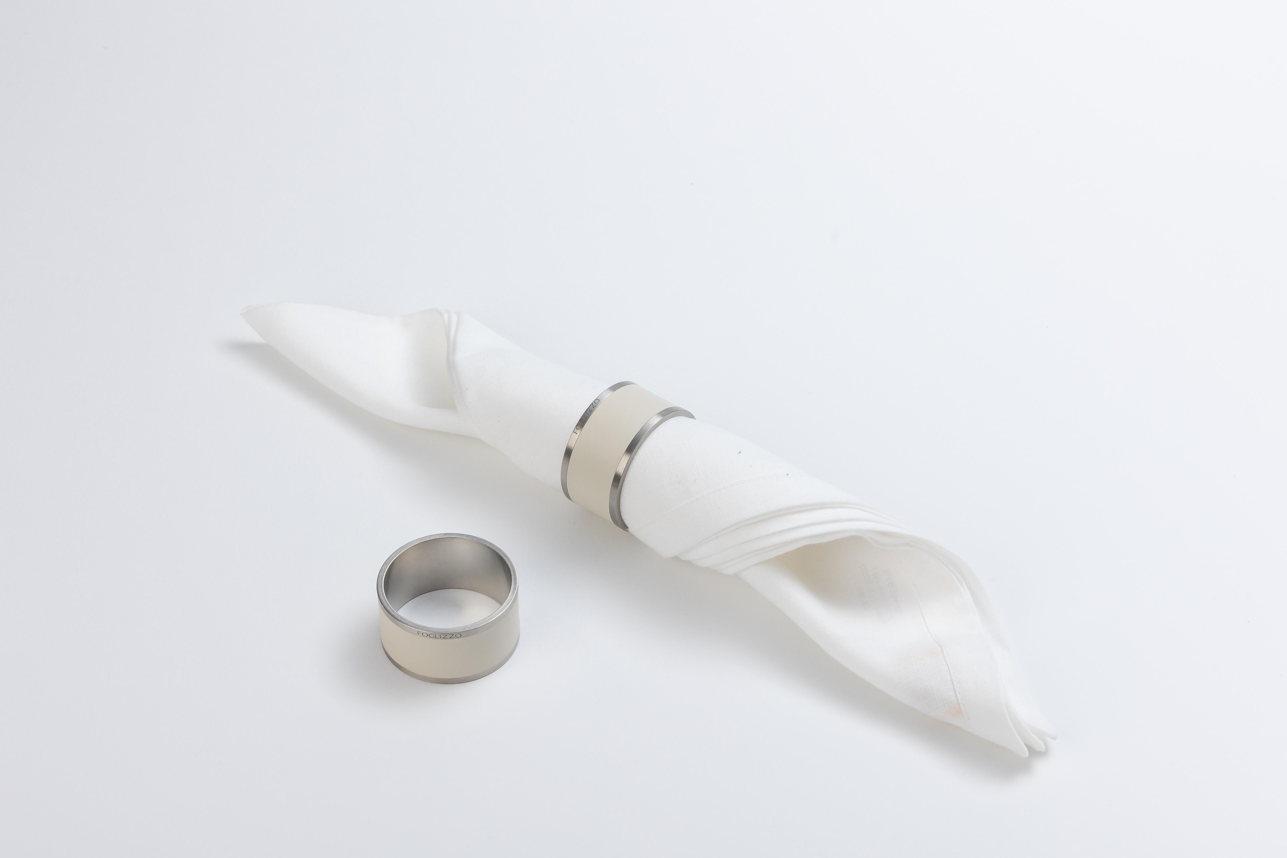 Italian MADELEINE - Napkin Ring - Set di 2 Portatovaglioli - Dark cherry red For Sale