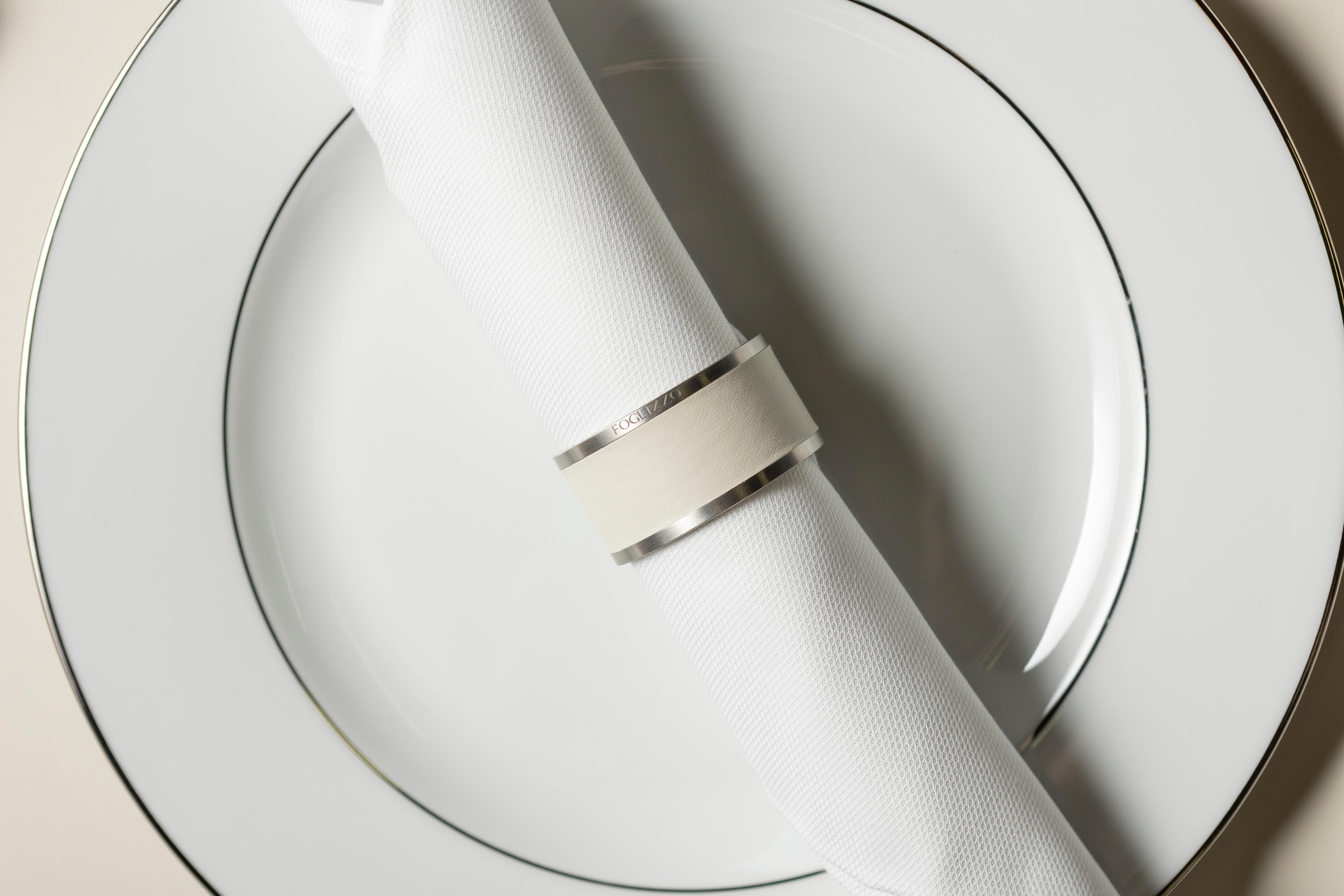 Moderno MADELEINE - Napkin Ring - Set di 2 Portatovaglioli - Luna White in vendita