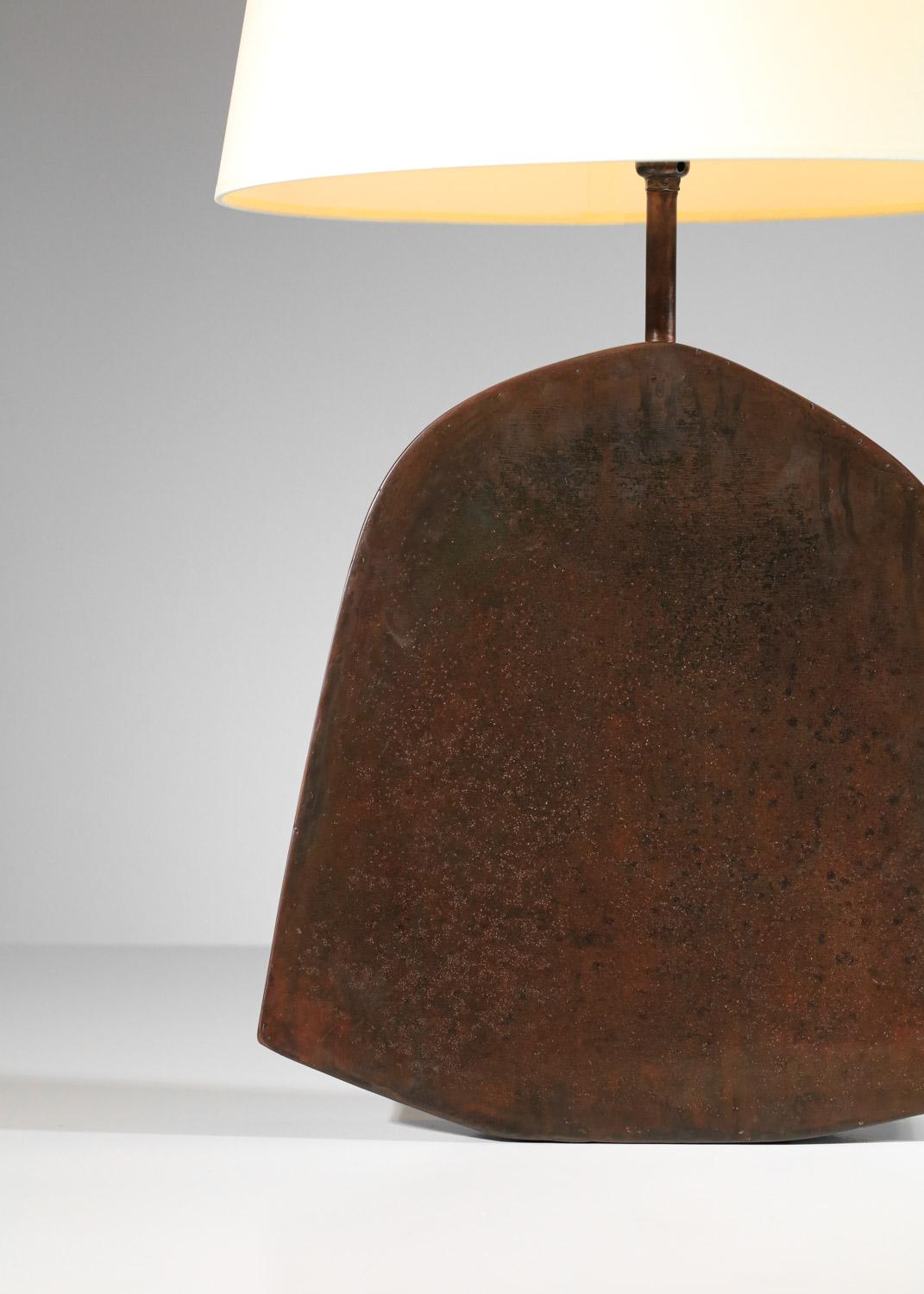 Lampe de table demoiselle en acier patiné de l'artiste donna - DC008
Imposante lampe de bureau brutaliste 