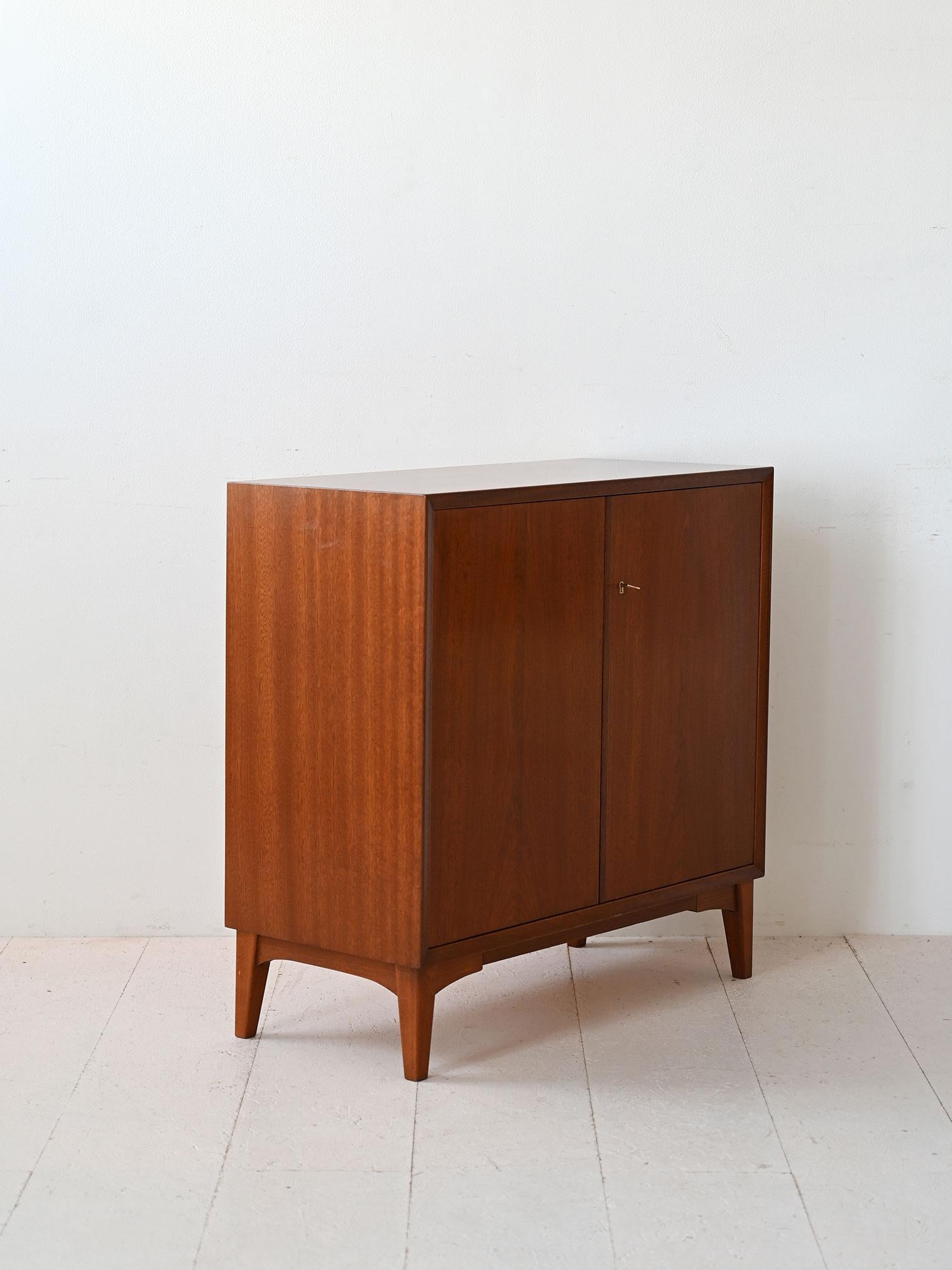 Scandinavian mahogany sideboard In Good Condition For Sale In Brescia, IT