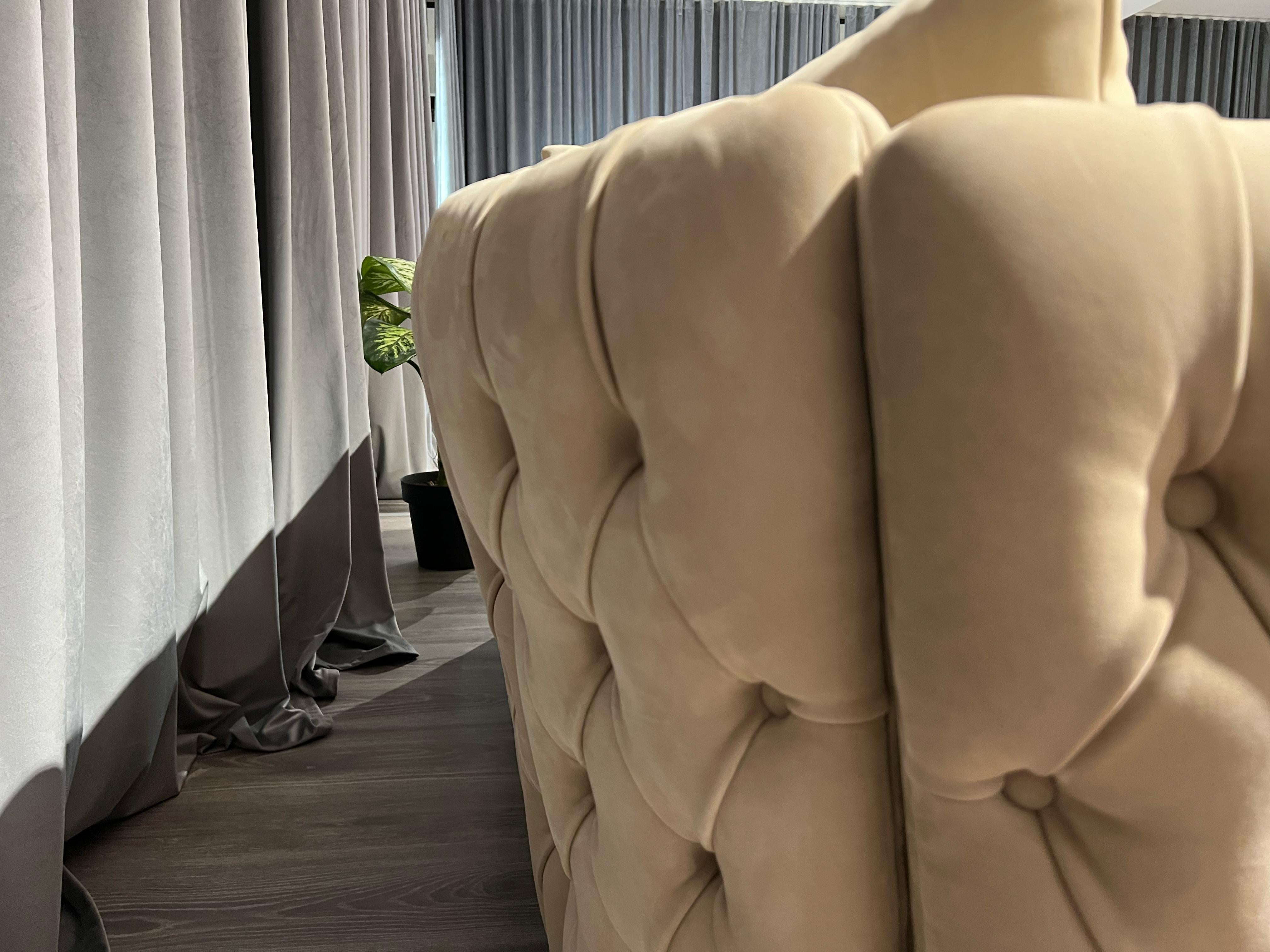 Modern Madison nubuck leather capitonné sofa  For Sale