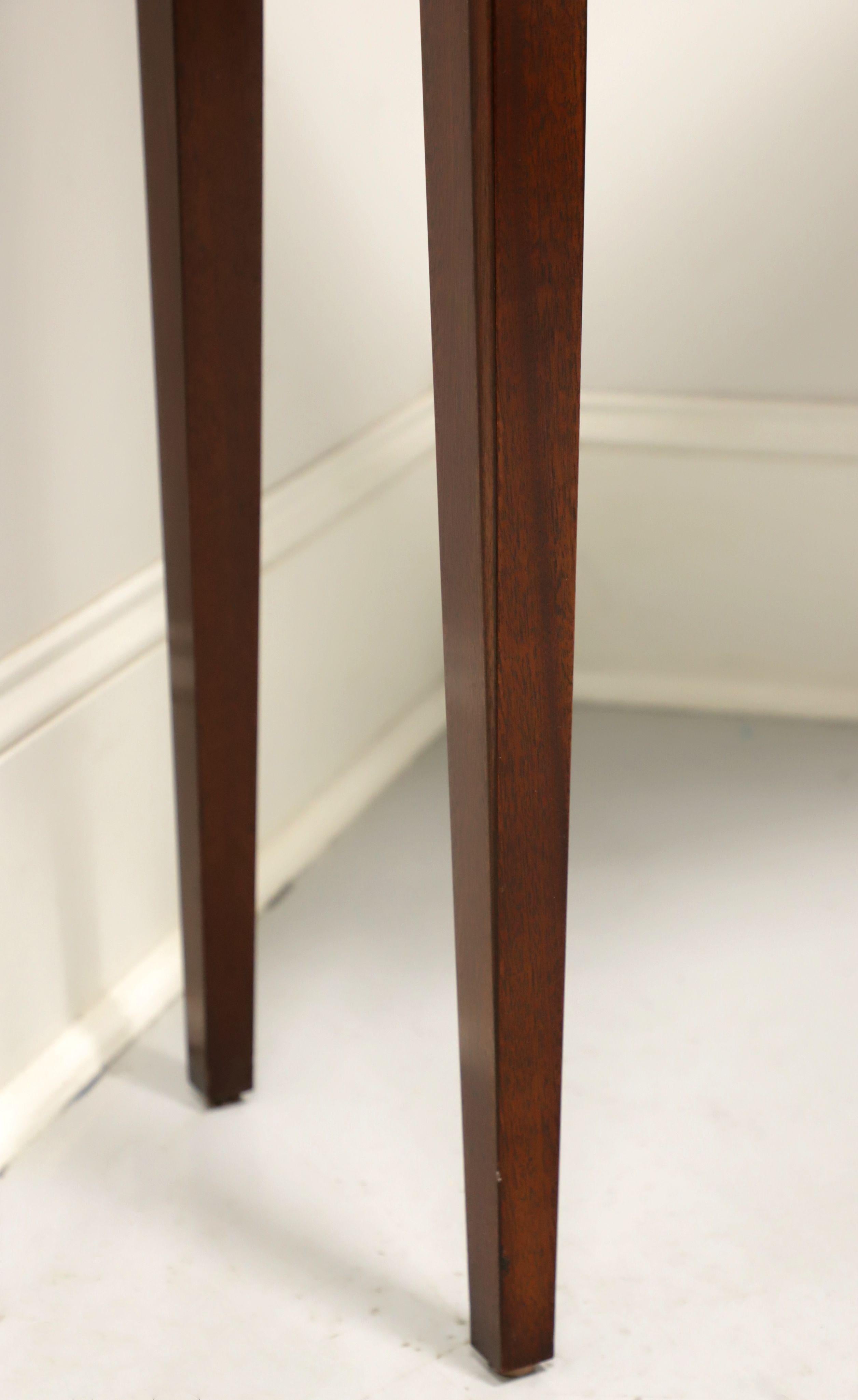 MADISON SQUARE Mahogany Traditional Small Console Table - B In Good Condition In Charlotte, NC