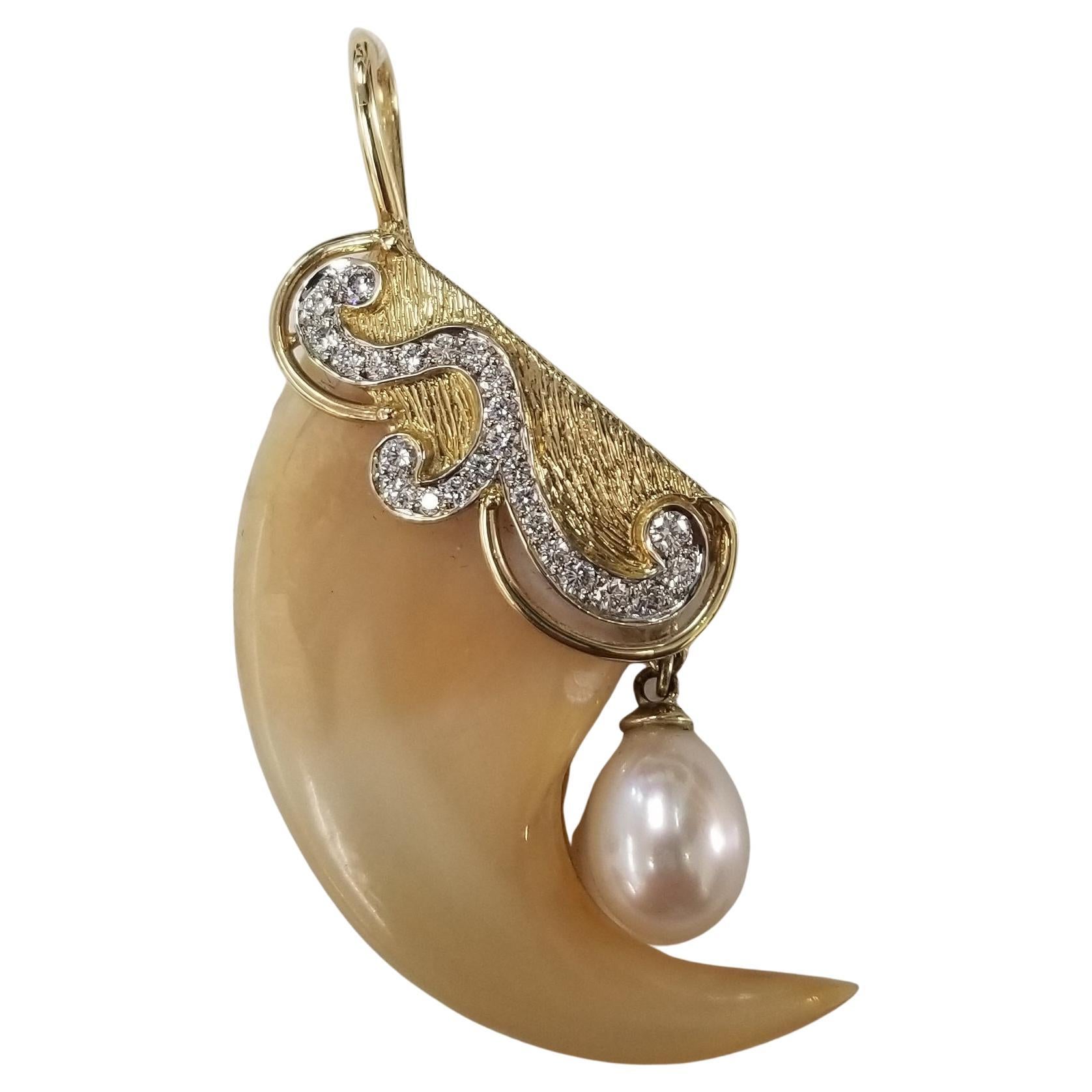 Madleine Kay 14k Yellow Gold "Lion Claw" Paved in Diamonds with a Cultured Pearl
