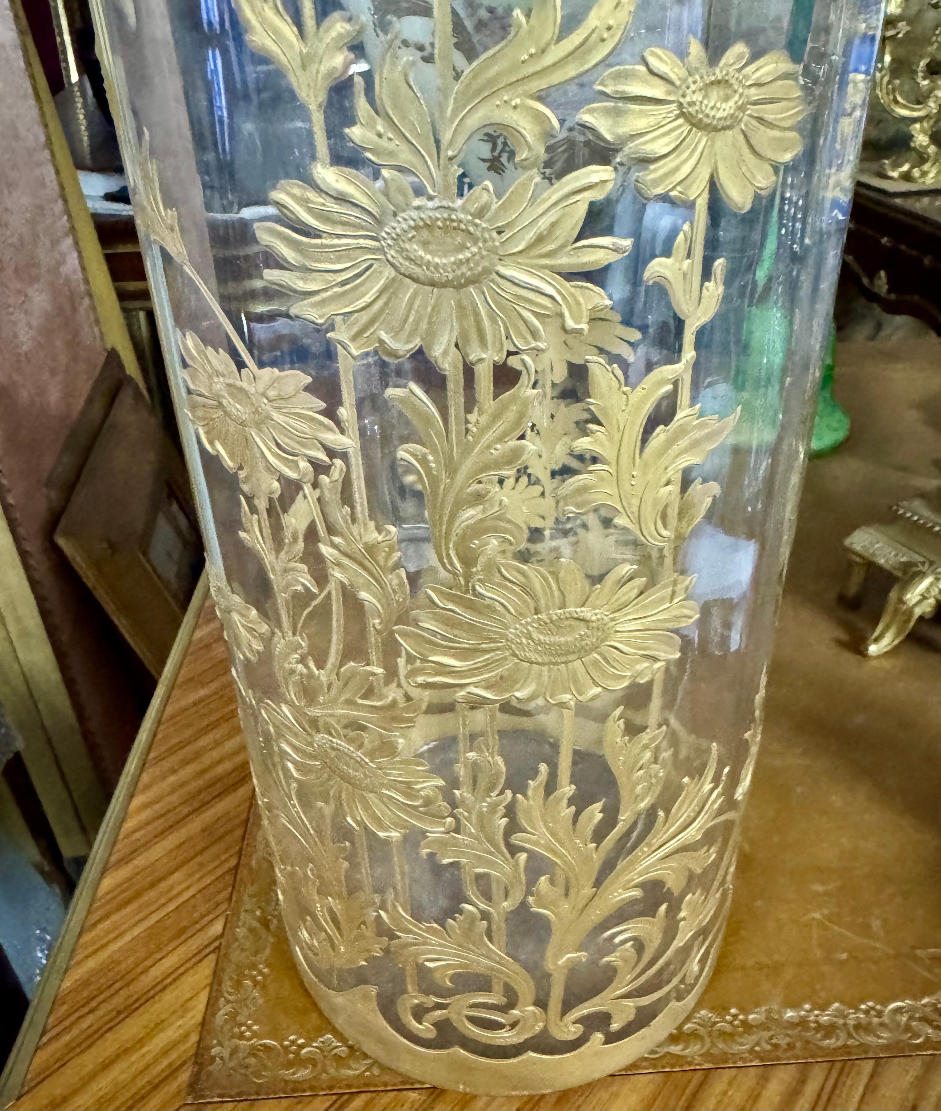 Madnífico y raro jarrón de cristal  decorado  con pan de oro Francés en venta