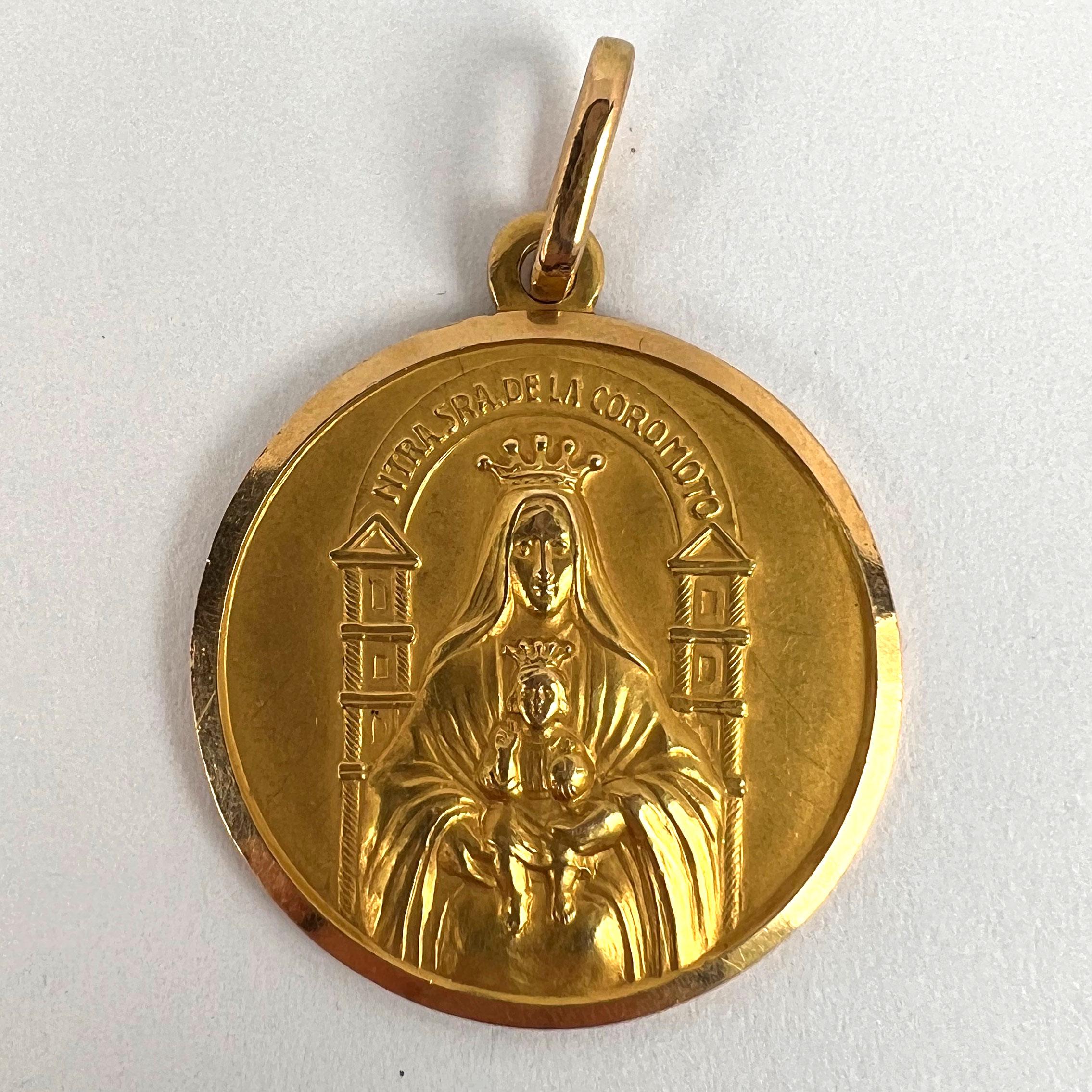 Madonna and Child of Coromoto Venezuela 18k Yellow Gold Pendant Medal For Sale 5