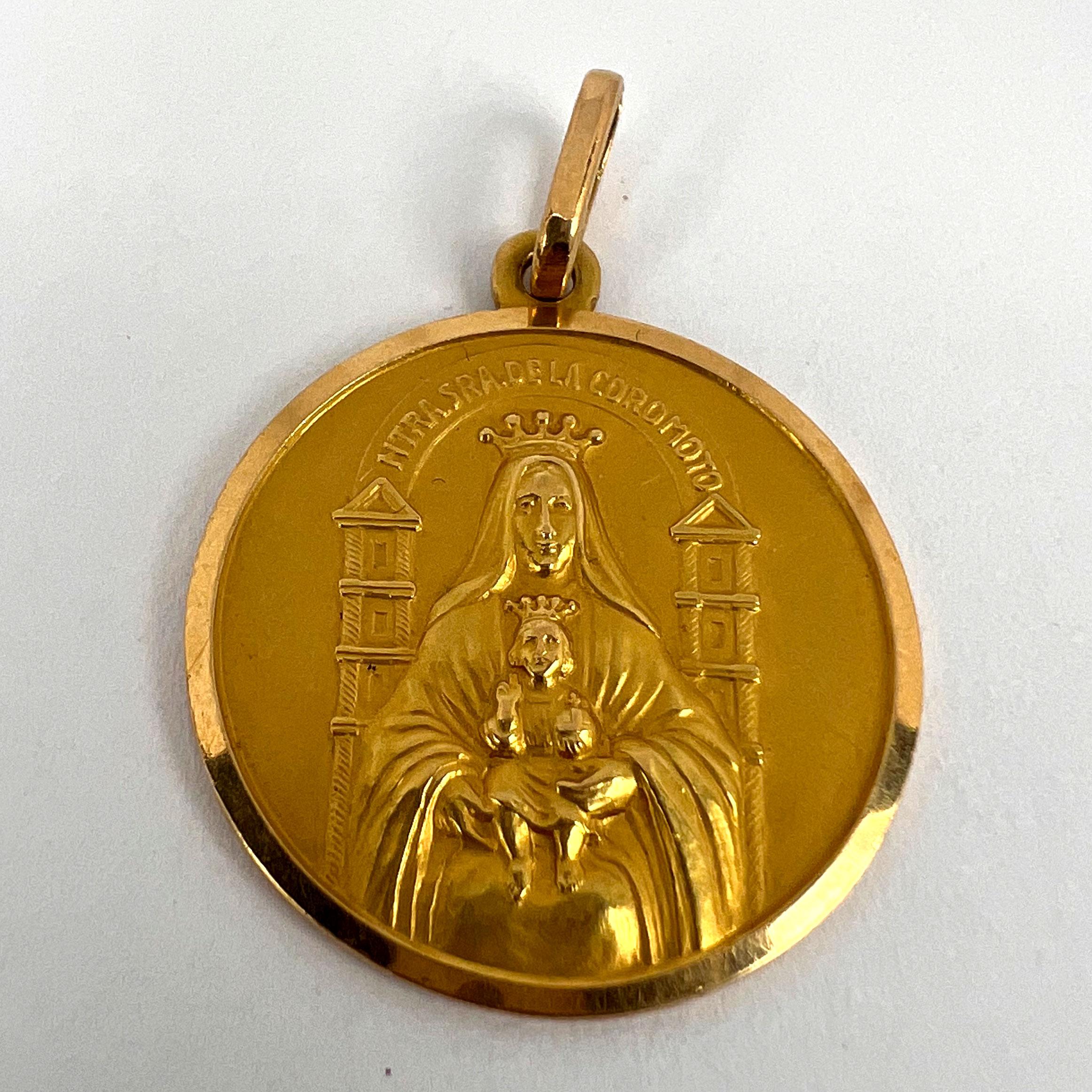 Madonna and Child of Coromoto Venezuela 18k Yellow Gold Pendant Medal For Sale 6