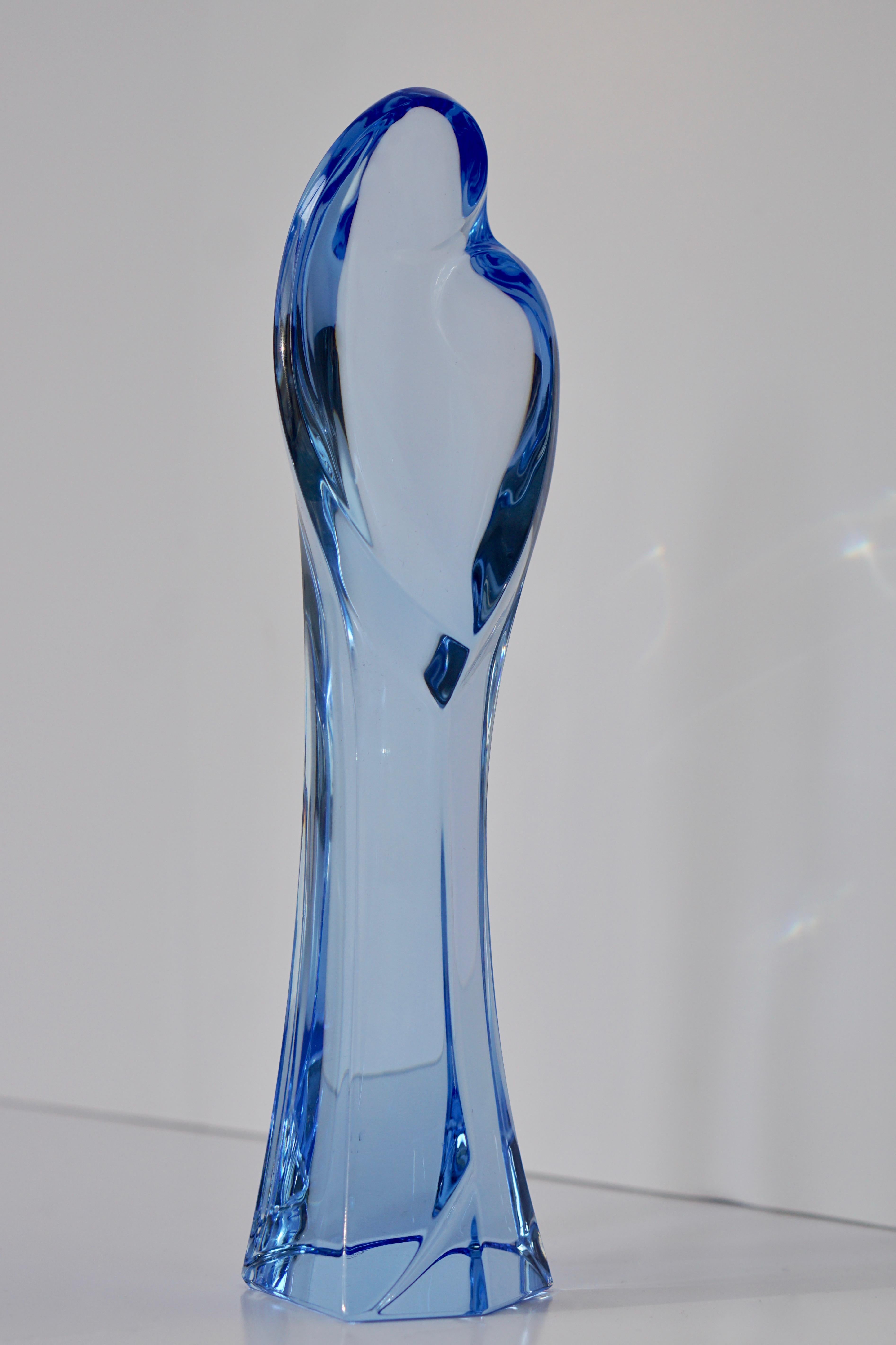 Madonna and Child Sapphire Blue Crystal Sculpture In Good Condition In Antwerp, BE