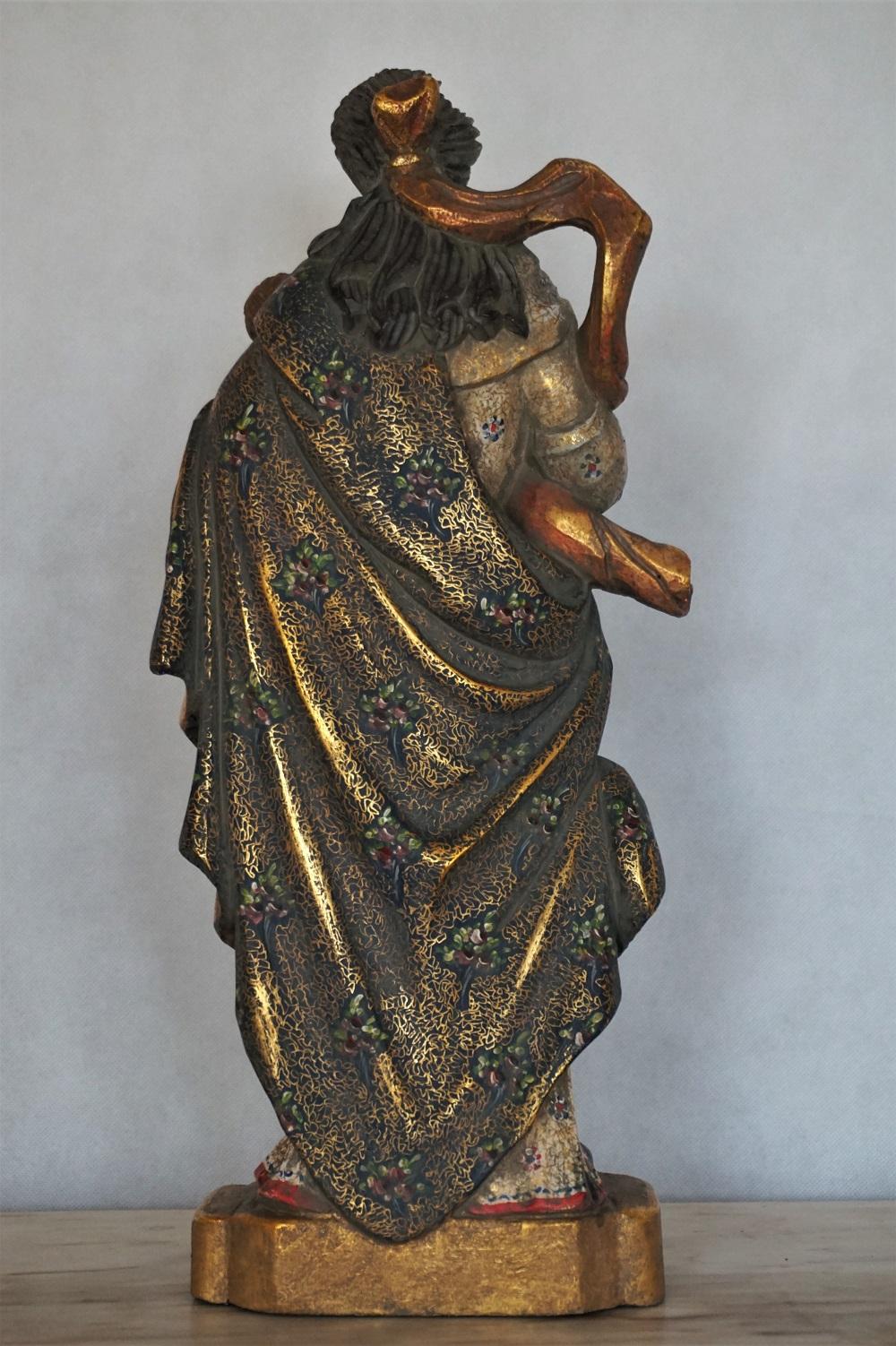 Madonna Carved Wood Sculpture Gold Leaf and Polychrome, Spain, Mid-18th Century For Sale 7