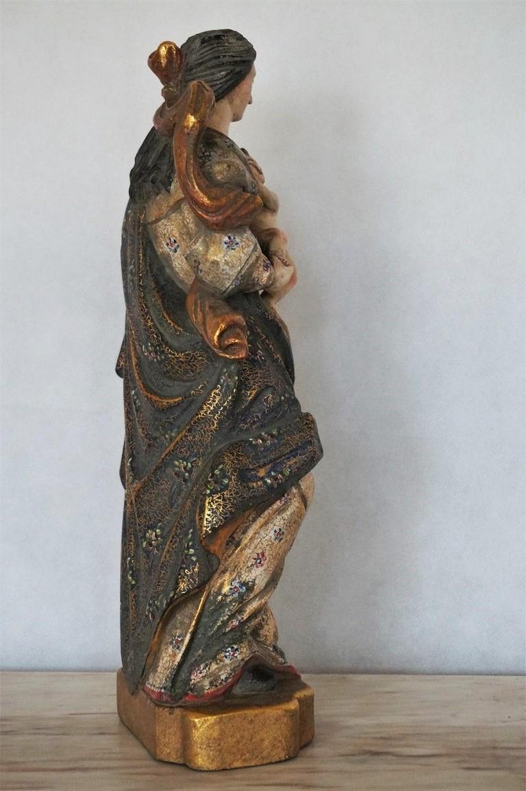Madonna Carved Wood Sculpture Gold Leaf and Polychrome, Spain, Mid-18th Century For Sale 6