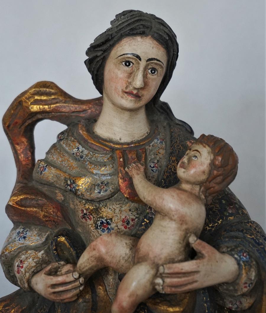 Madonna-Skulptur aus geschnitztem Holz, Blattgold und polychromiert, Spanien, Mitte des 18. Jahrhunderts im Angebot 1