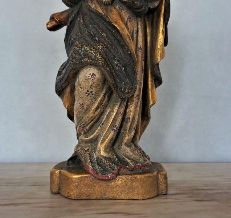 Madonna Carved Wood Sculpture Gold Leaf and Polychrome, Spain, Mid-18th Century For Sale 1