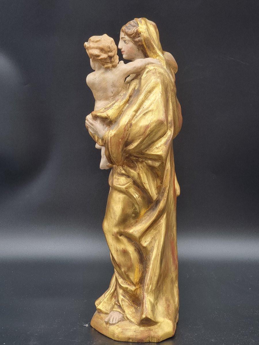 Virgen con el Niño en madera dorada y policromada, finales del siglo XIX - principios del XX 20th Century en venta