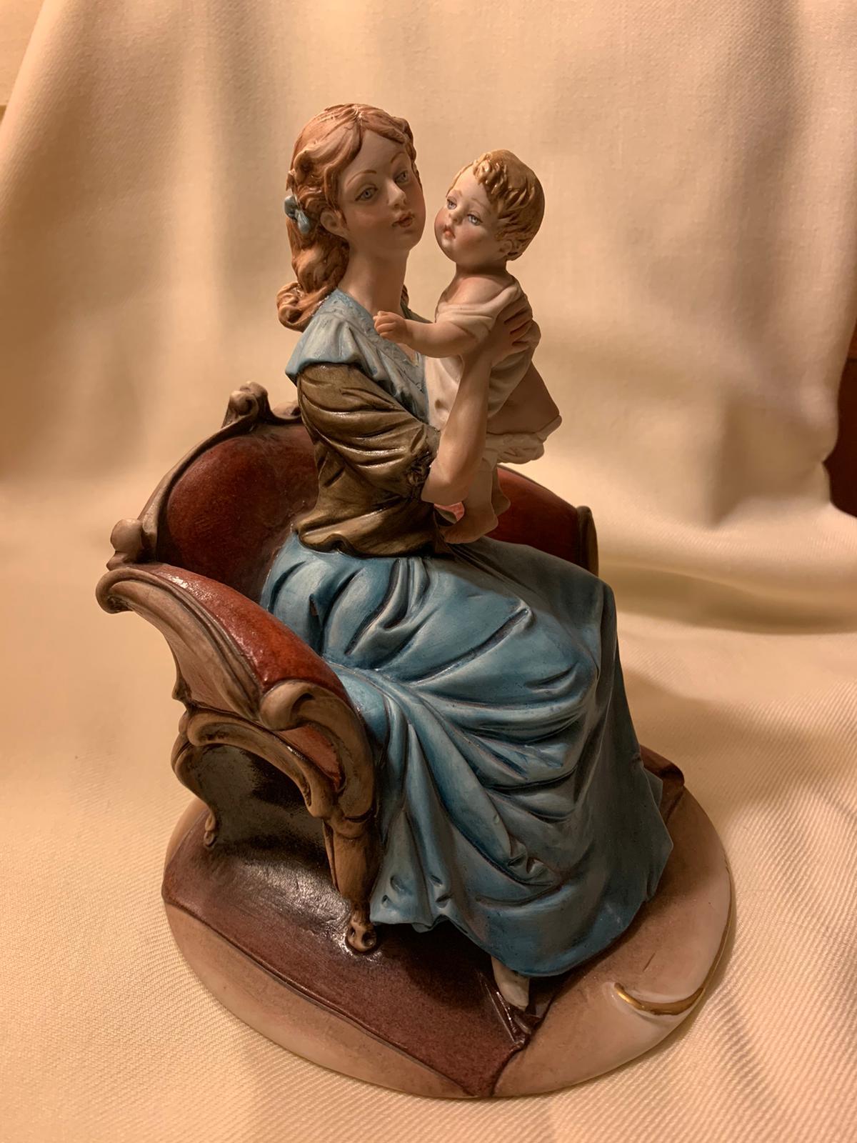 Italian Madonna Con Bambino, Statuetta Di Bruno Merli in Porcellana Capodimonte For Sale