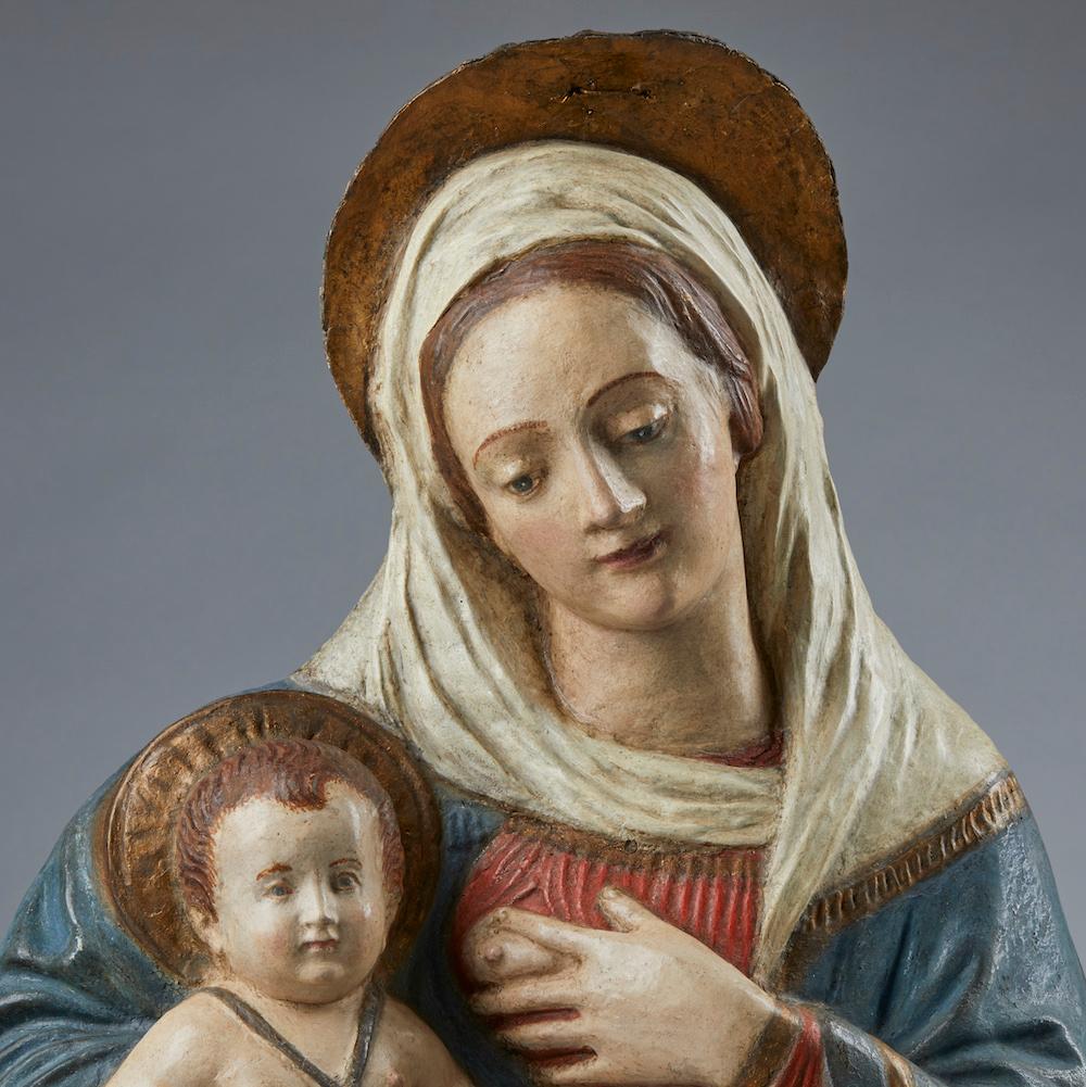 18th Century and Earlier Vierge au lait, relief en stuc polychrome, Florence, XVIe siècle en vente