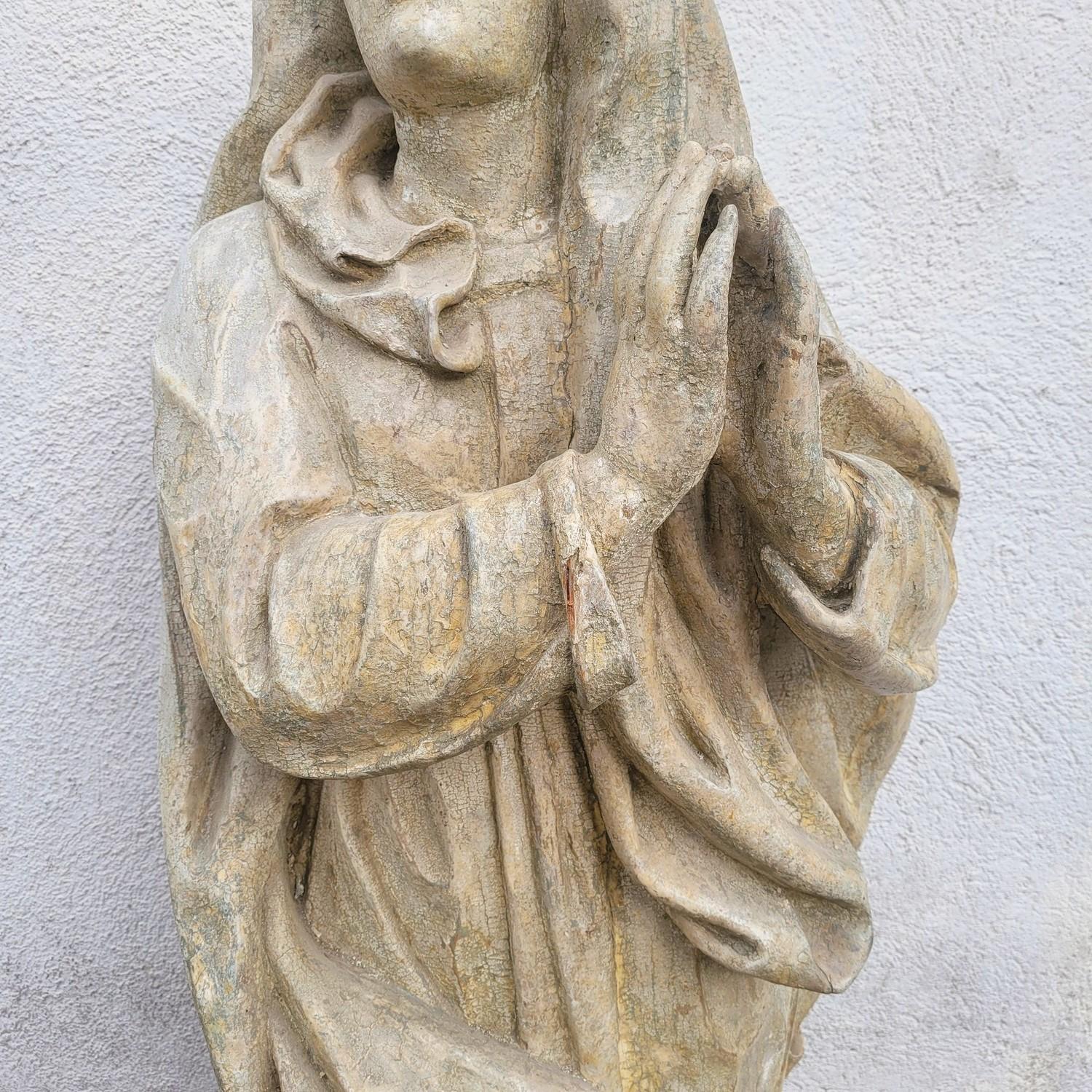 Fino al XVIII secolo Madonna in Wood laccato H160cm, periodo XVII secolo in vendita