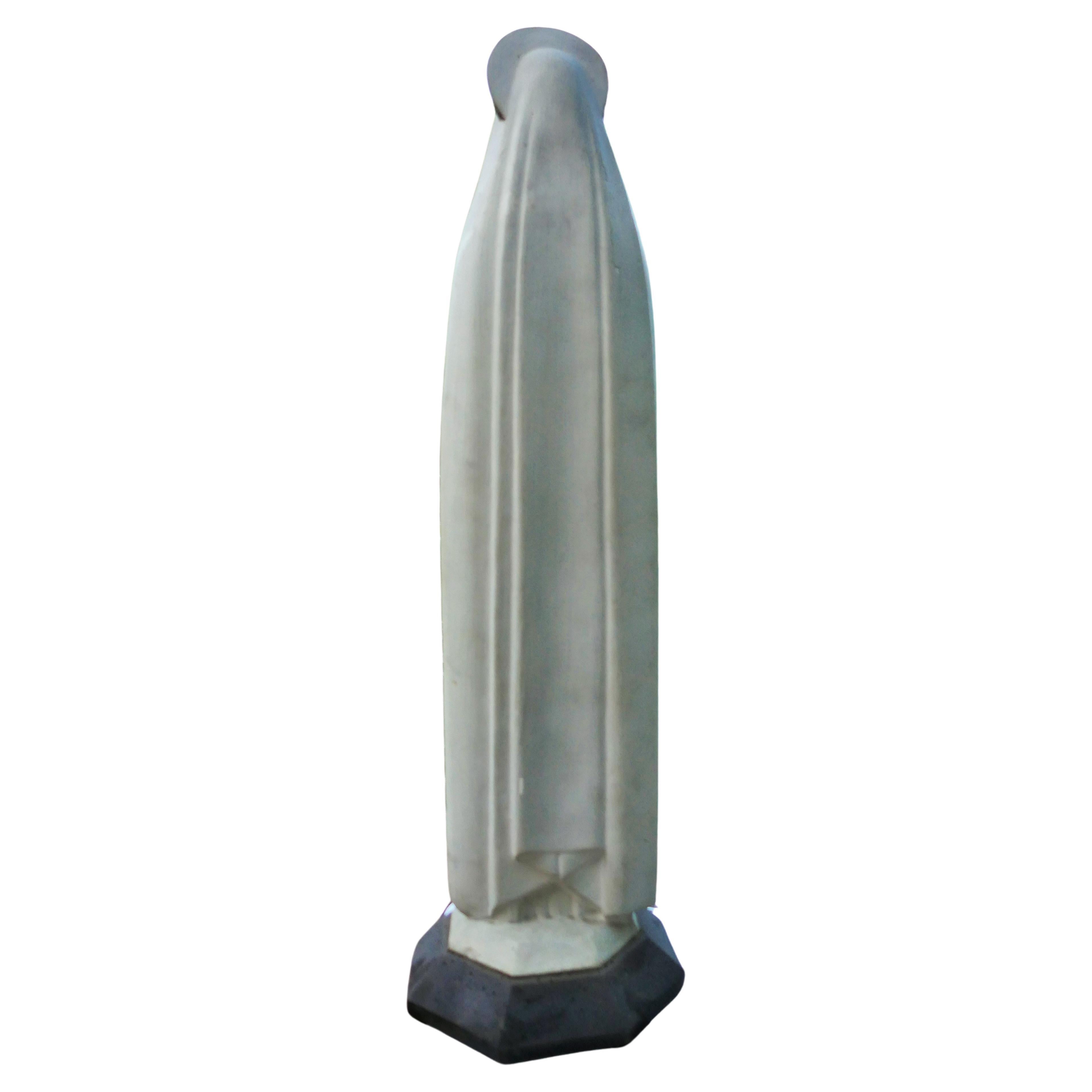 French Madonna dans le style de Demetre Chiparus en vente
