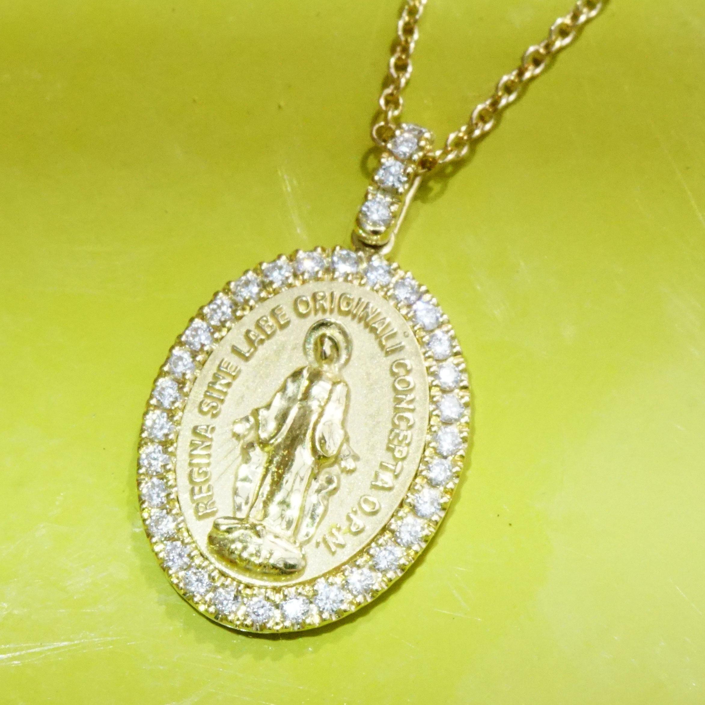 Modern Brilliant Madonna Pendant with Chain 0.17ct TW VS Italy High End Work Soo Pretty For Sale