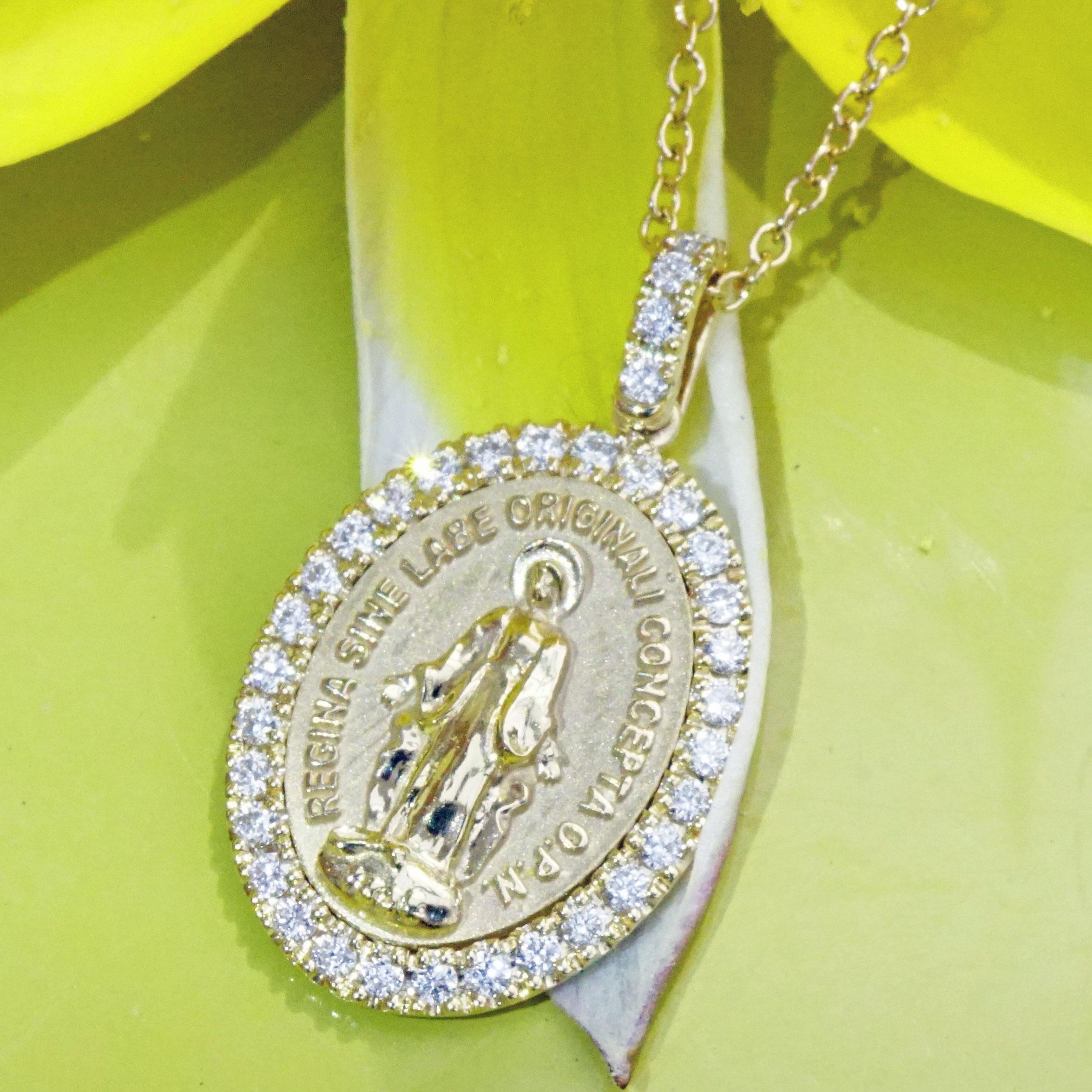 Brilliant Cut Brilliant Madonna Pendant with Chain 0.17ct TW VS Italy High End Work Soo Pretty For Sale